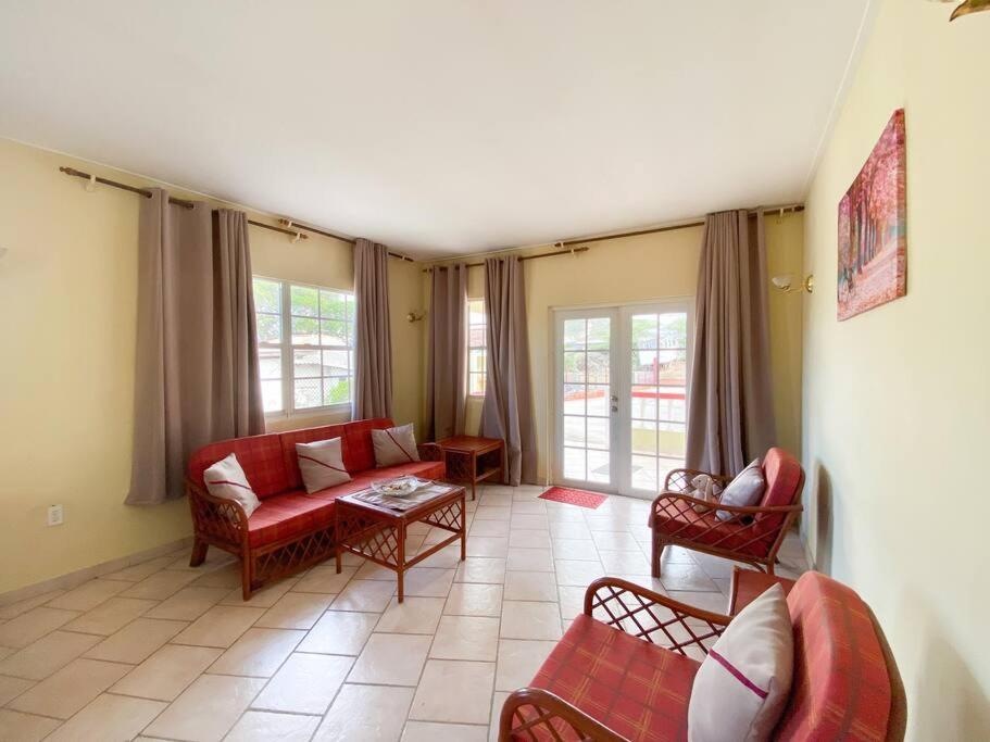 Fayalobie Centrally Located 2 BR Guesthouse