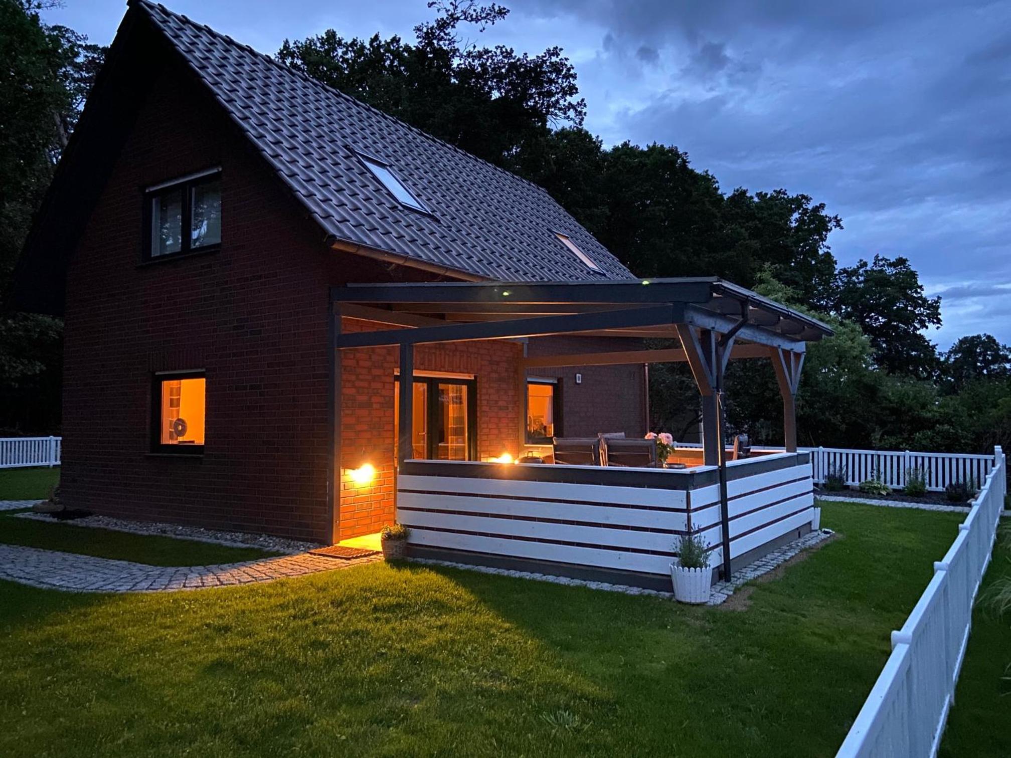 Strandhaus Mathea - ruhige Lage direkt am Fleesensee - Parkplatz, Kamin, Sauna - familienfreundlich - Property Image 37