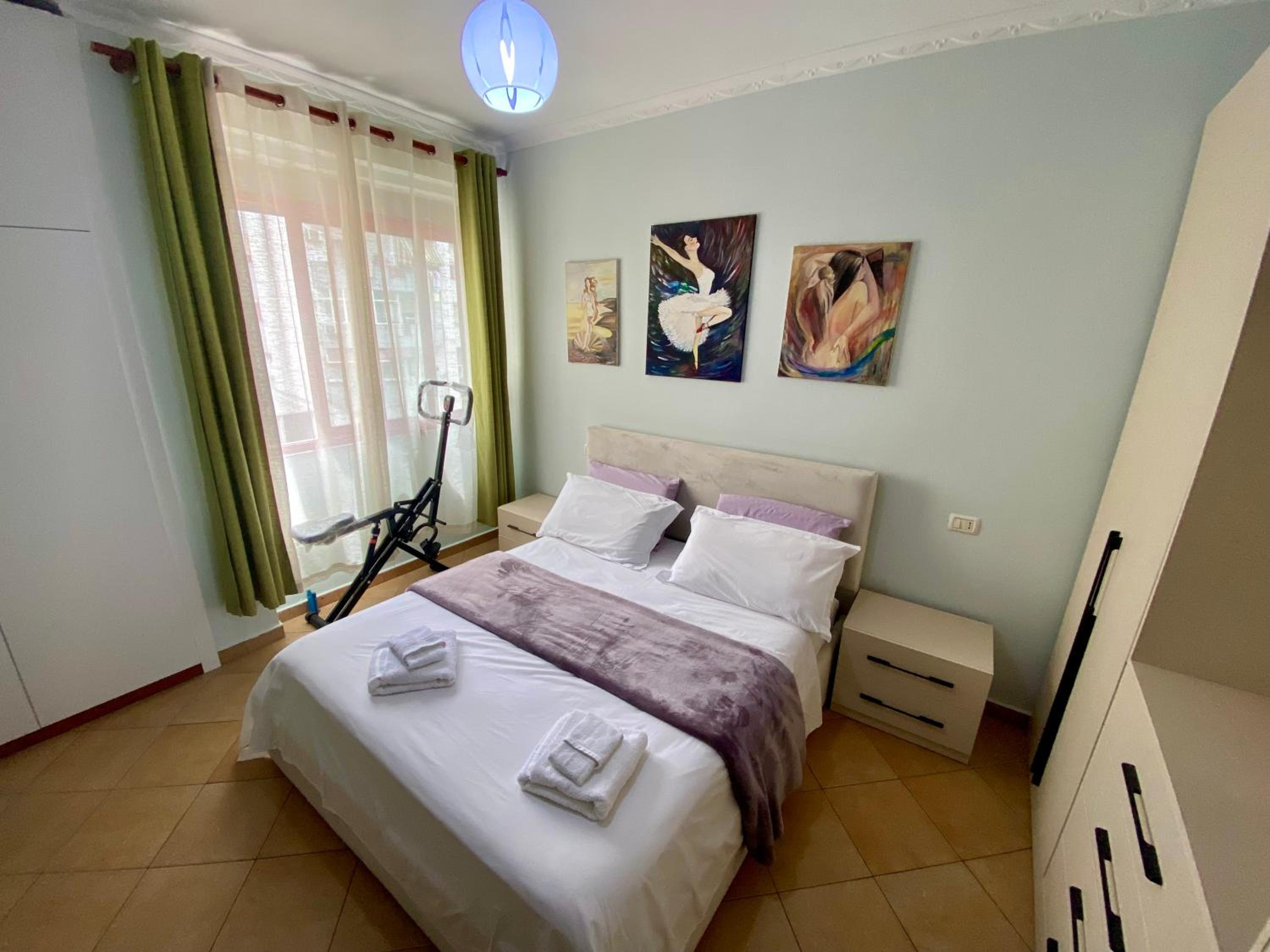Stay at an artist's place!