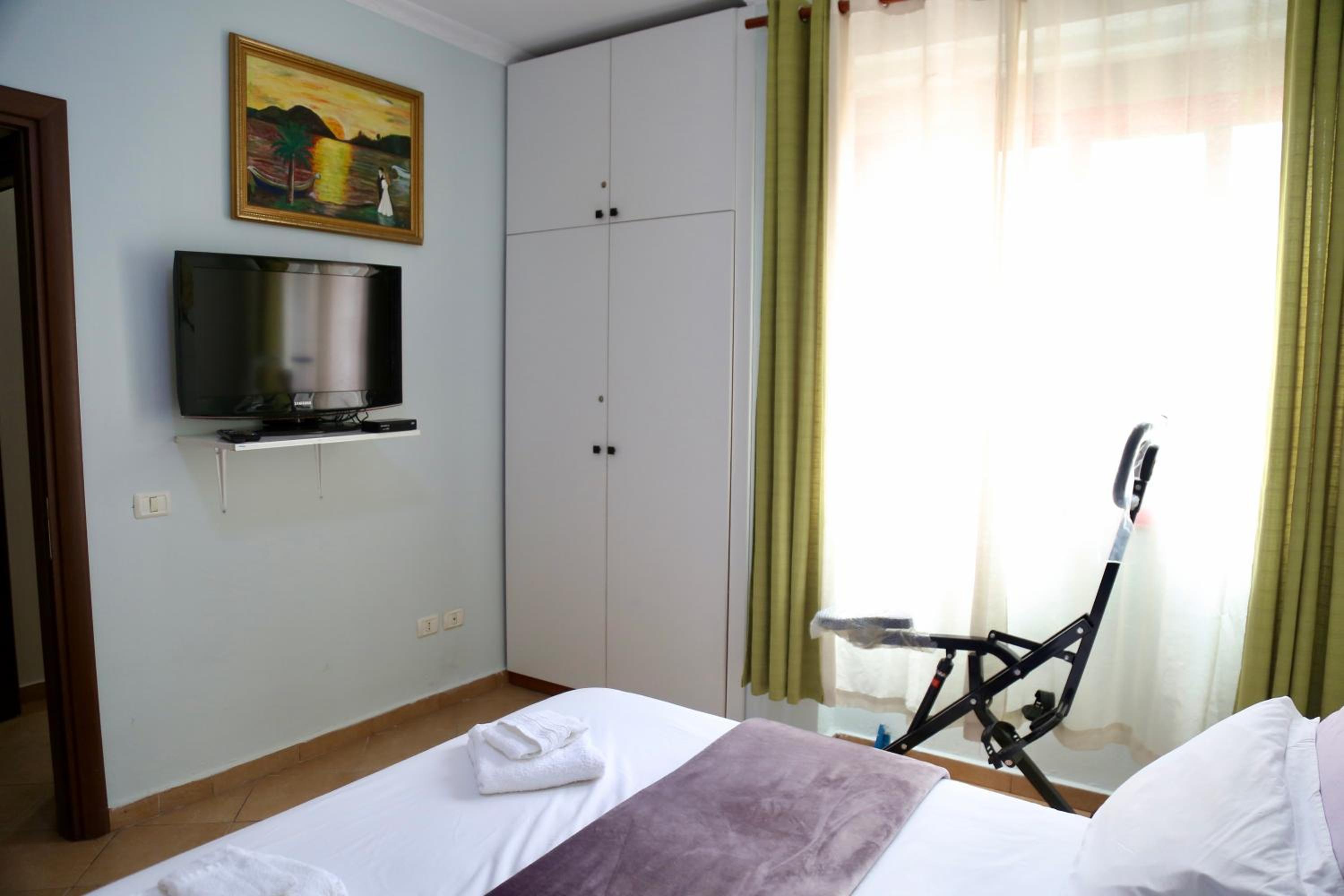 Stay at an artist's place!