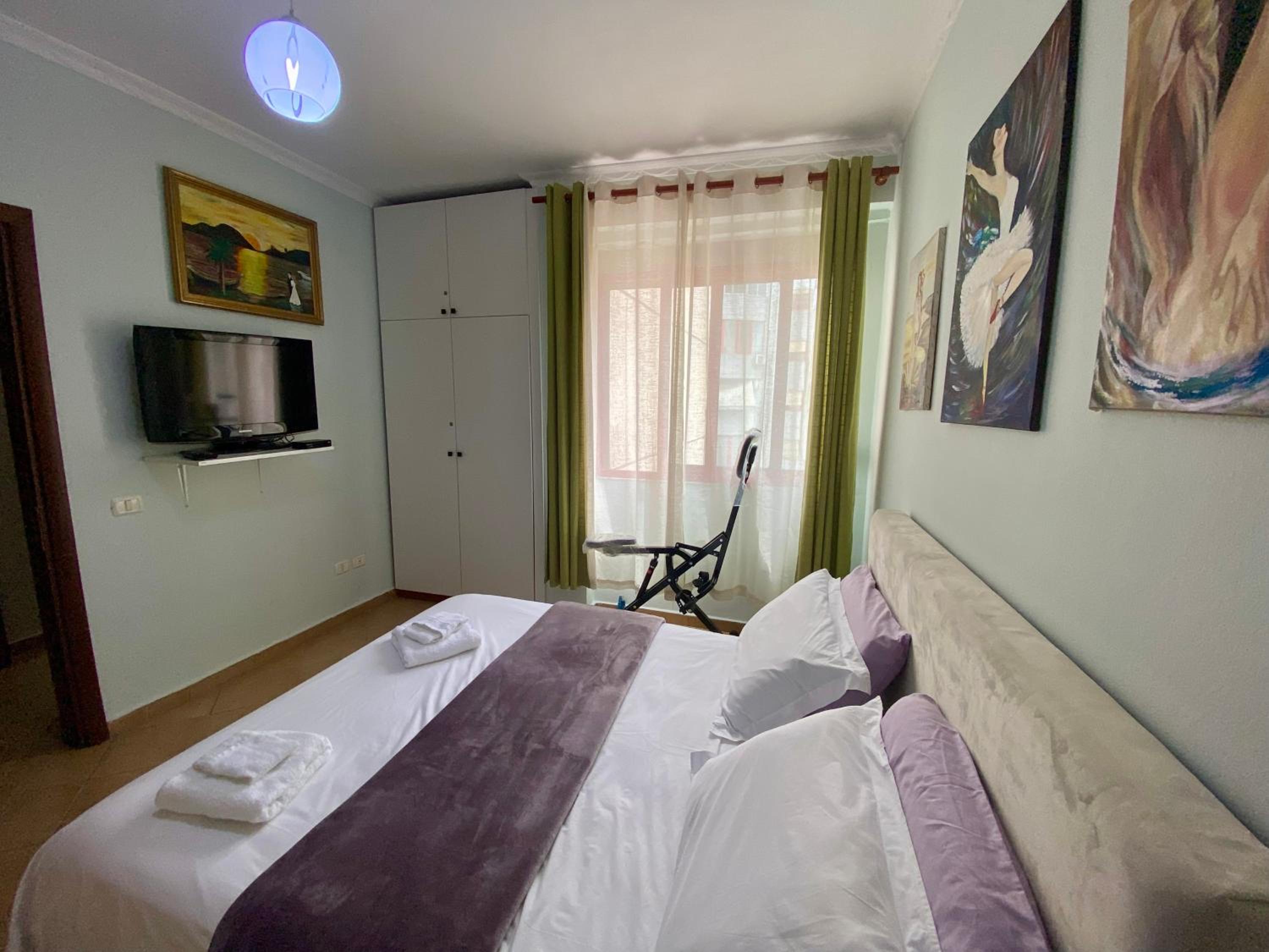 Stay at an artist's place!