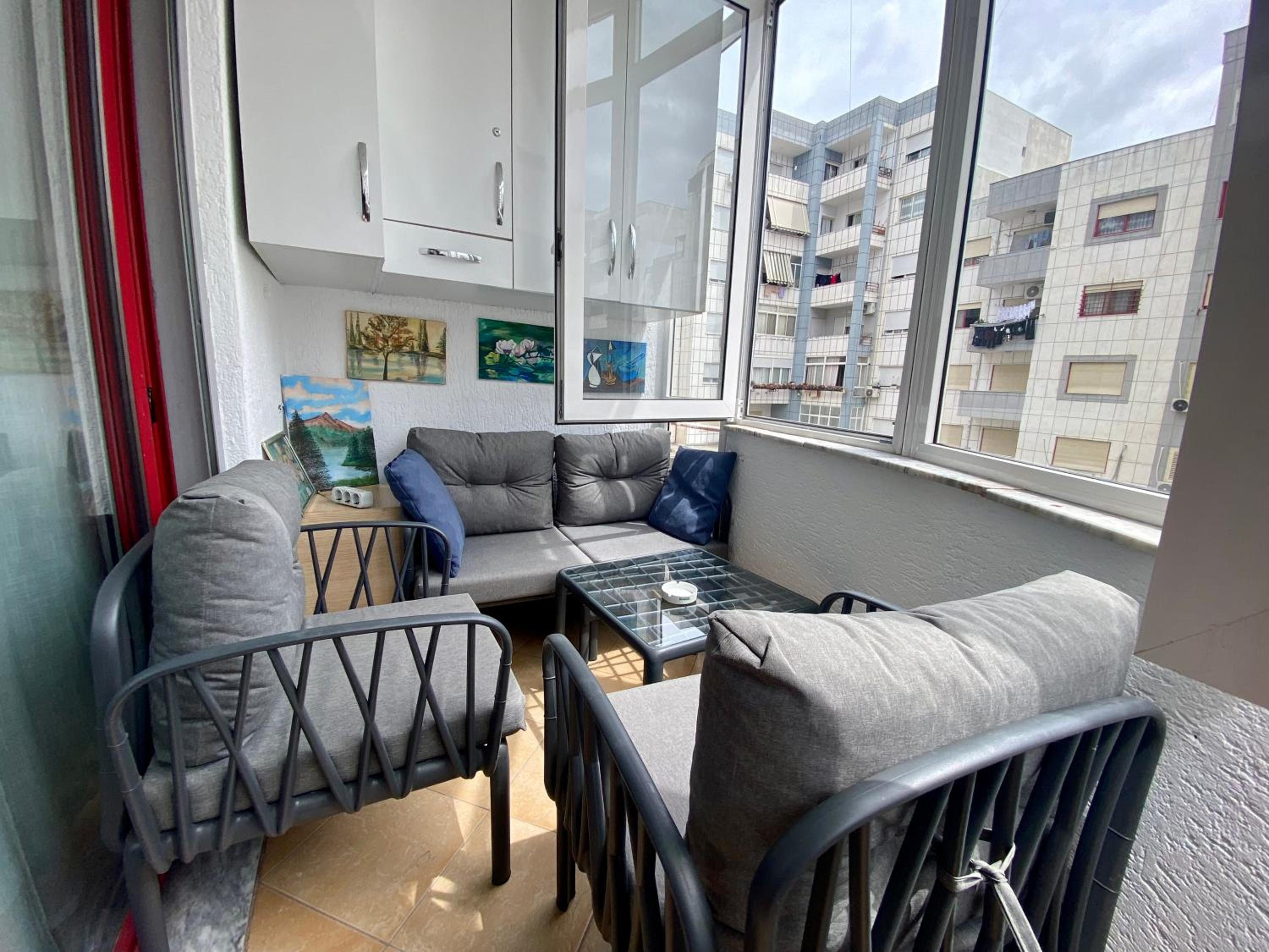 Stay at an artist's place!