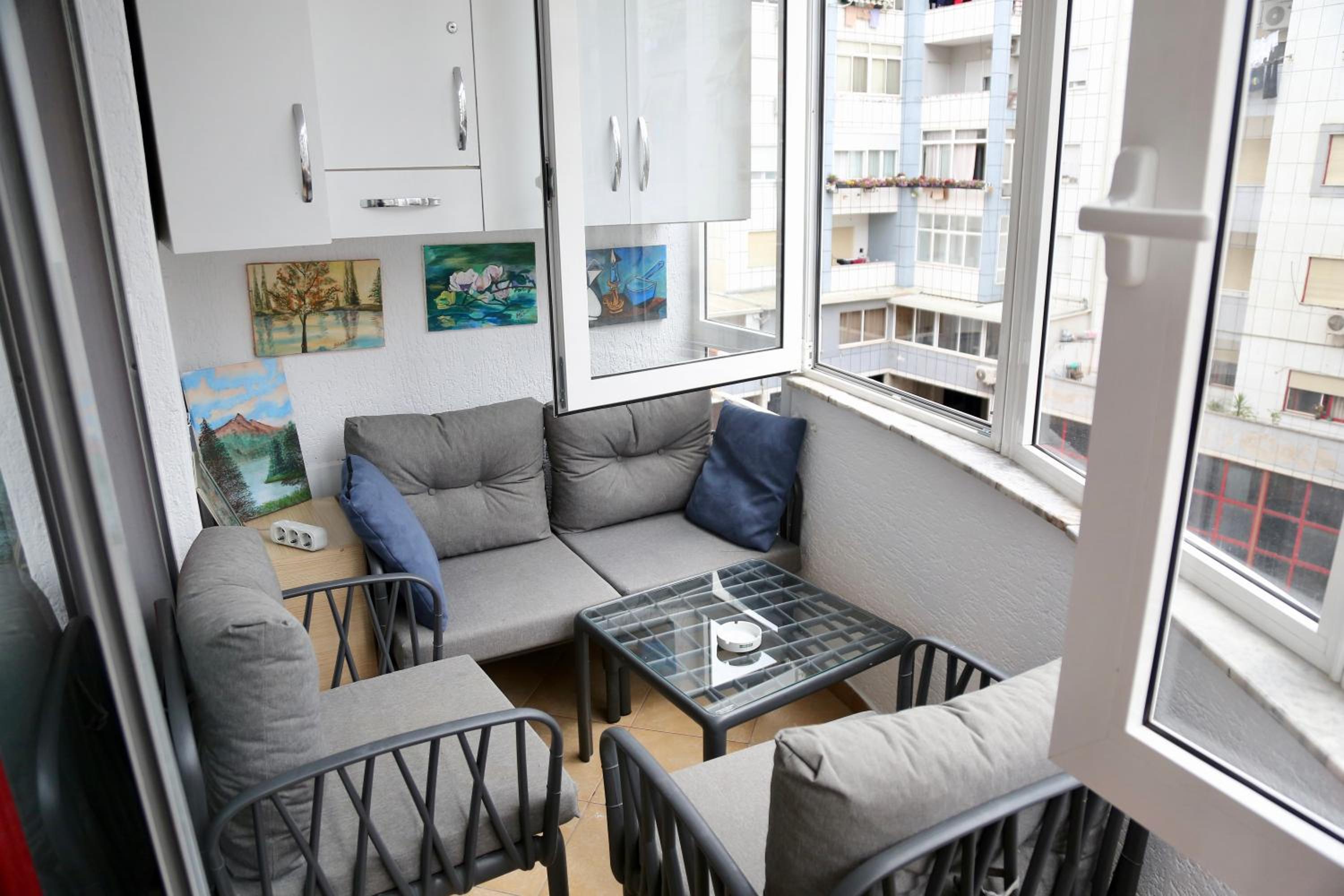 Stay at an artist's place!