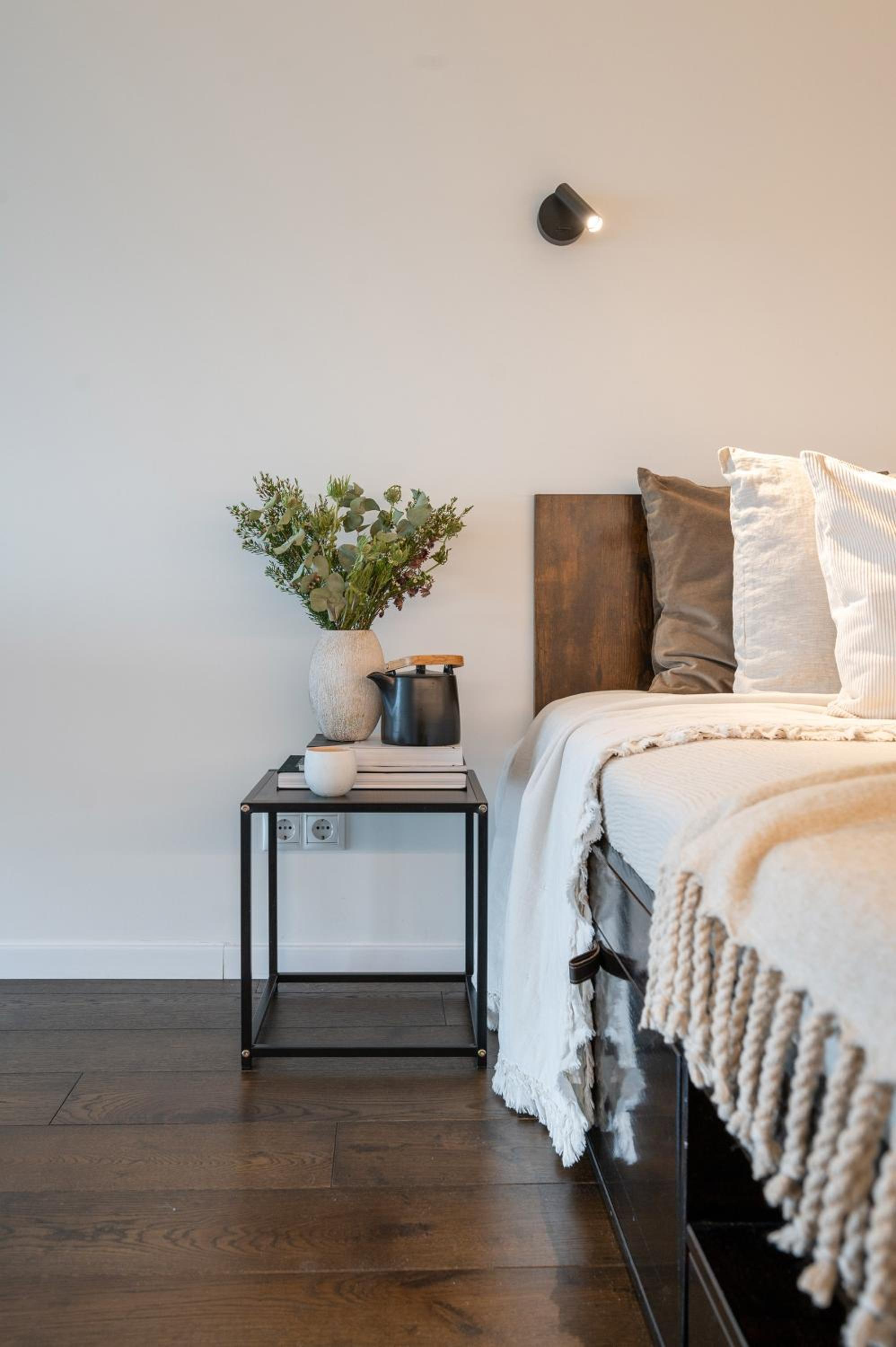 Stylish Loft, Steps to Downtown, Fast Wi-Fi view 4