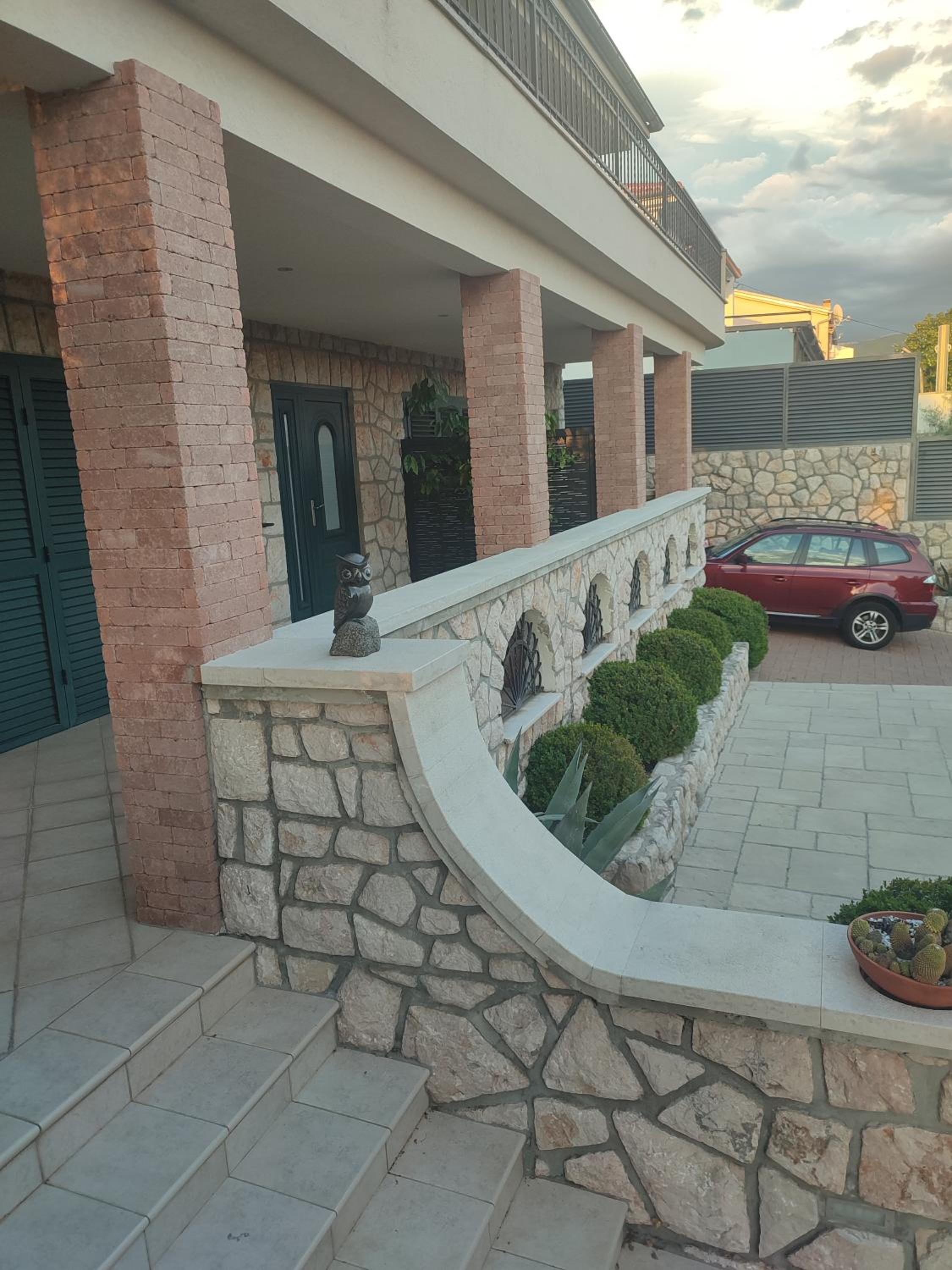 Biuk Apartments