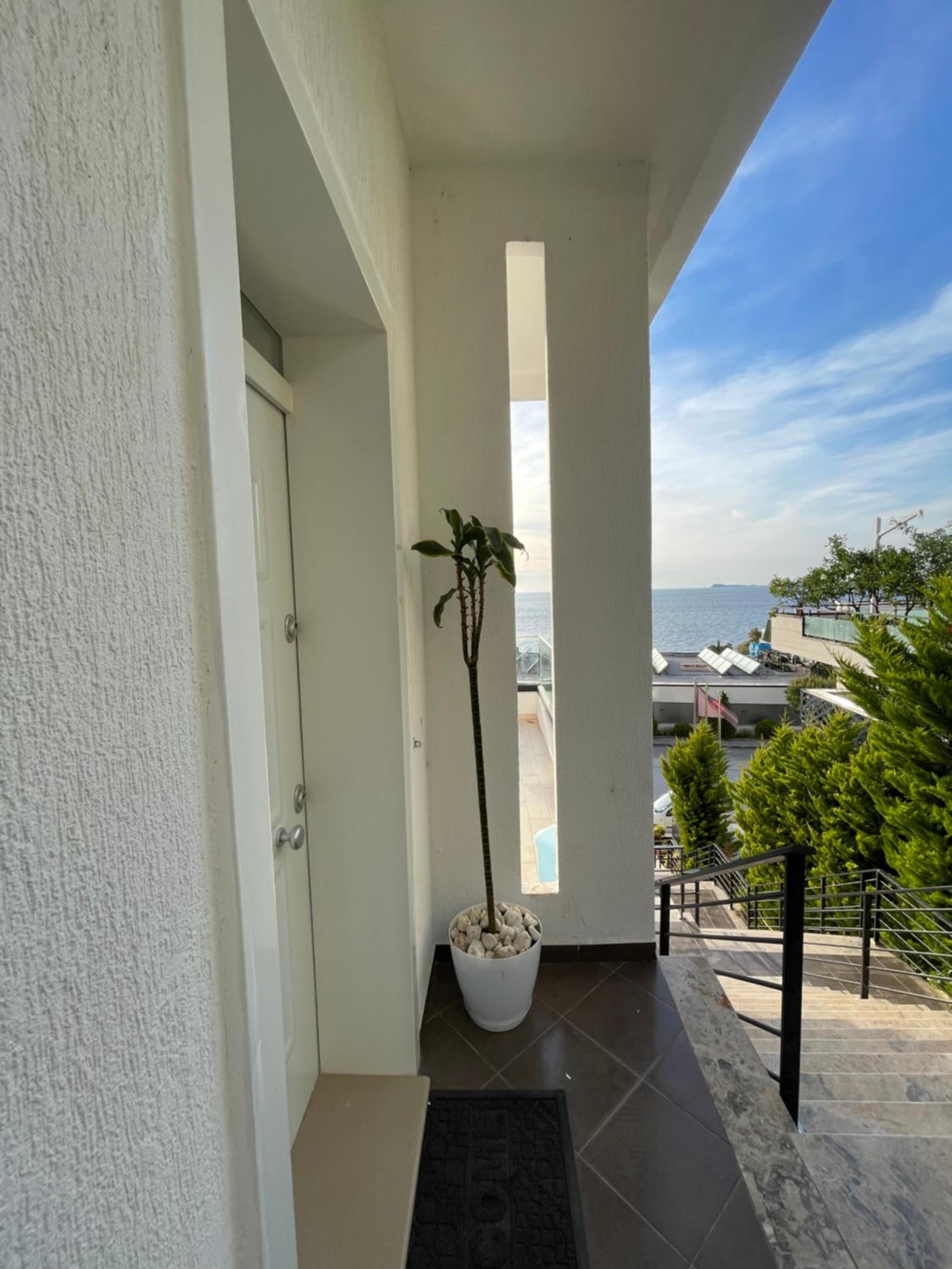 Perla Luxury Apartment - Private Patio & Parking