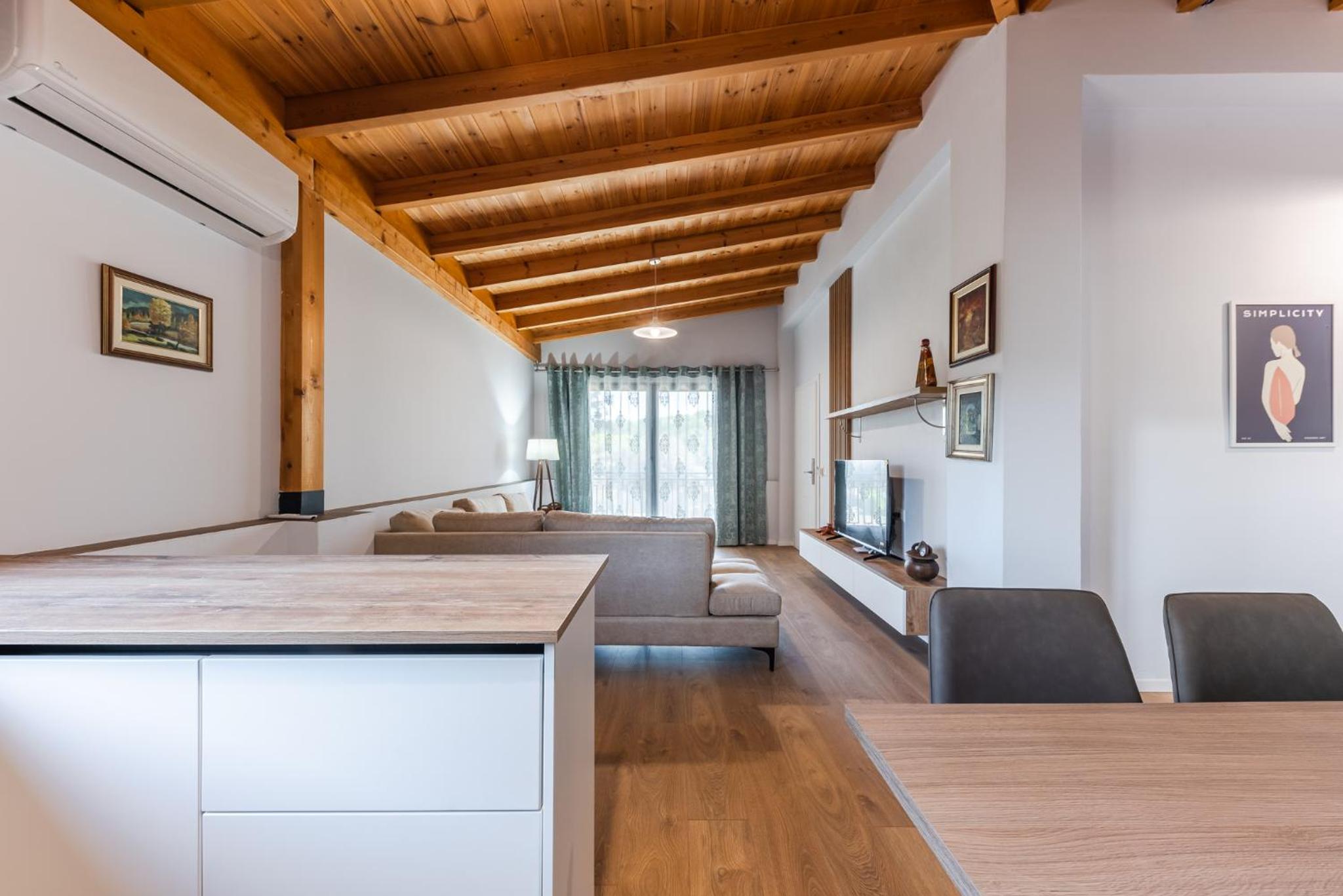 Beni's Villa Apartments by PS