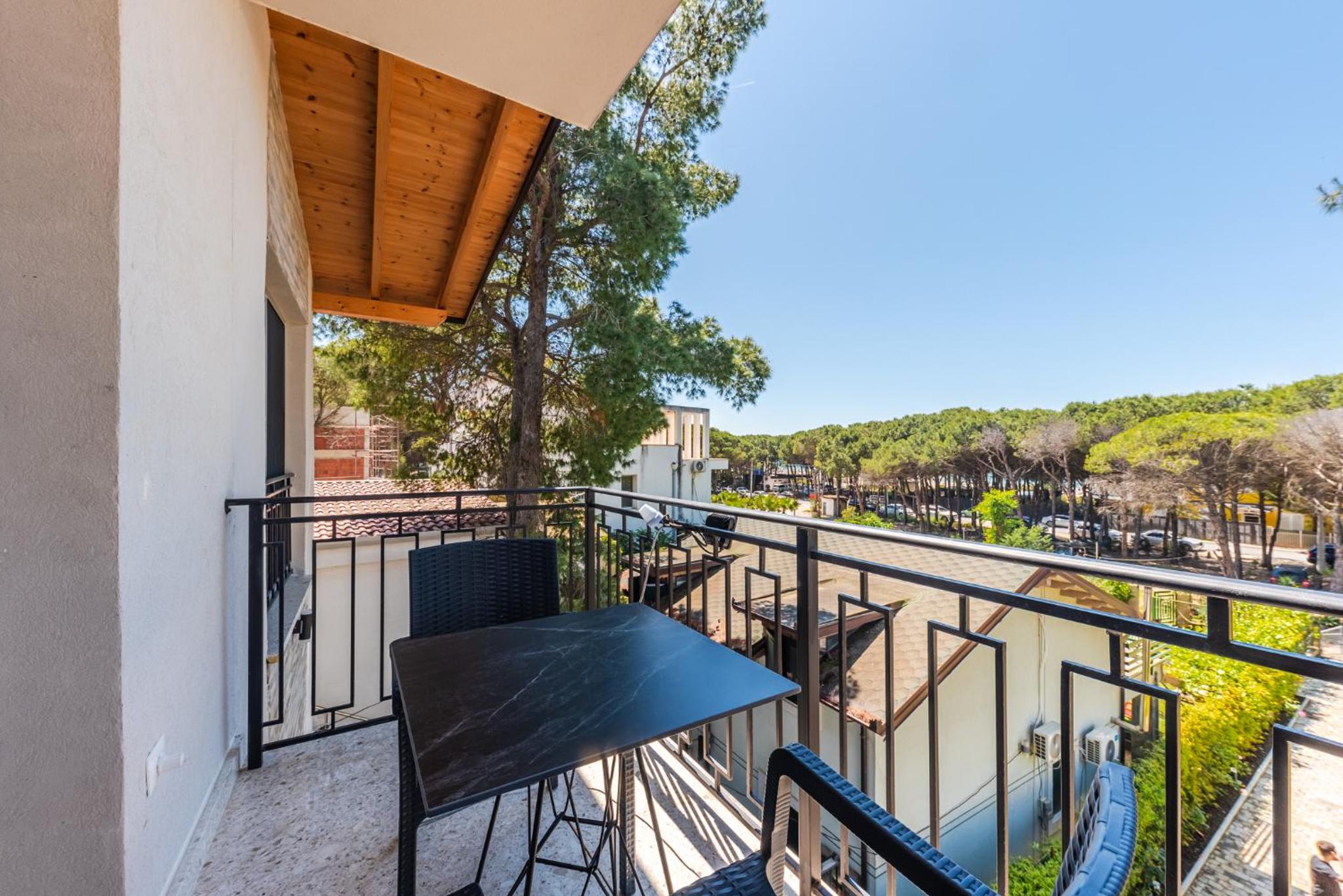 Beni's Villa Apartments by PS