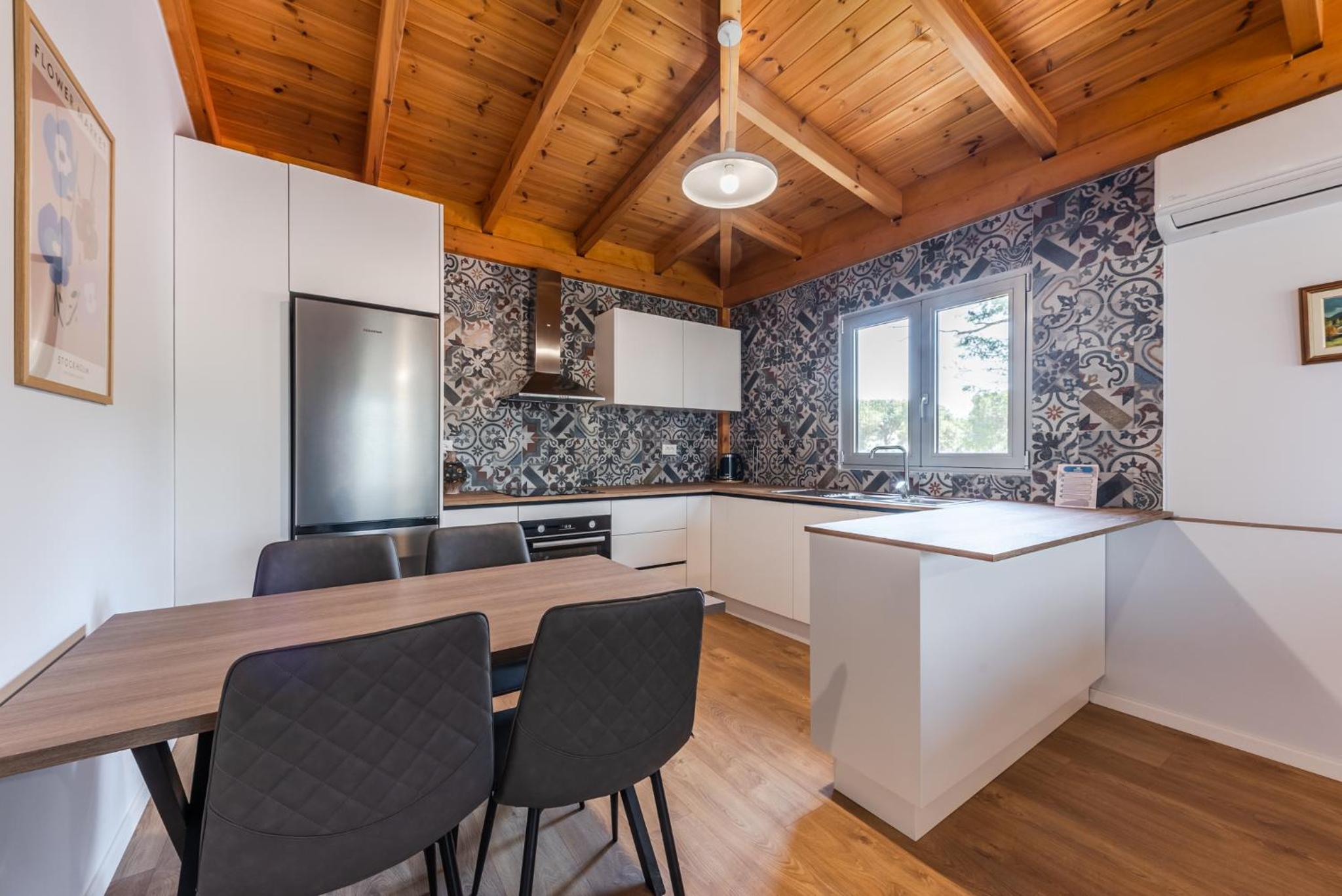 Beni's Villa Apartments by PS