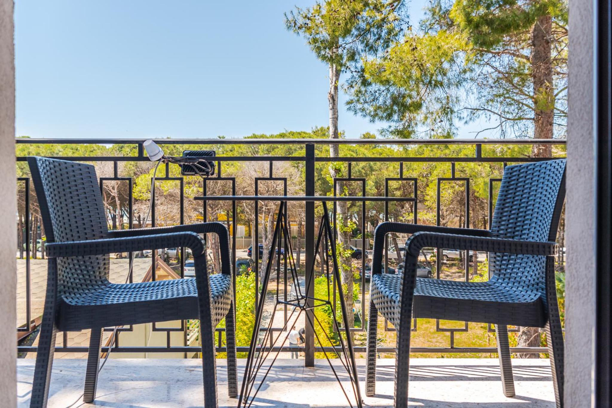 Beni's Villa Apartments by PS