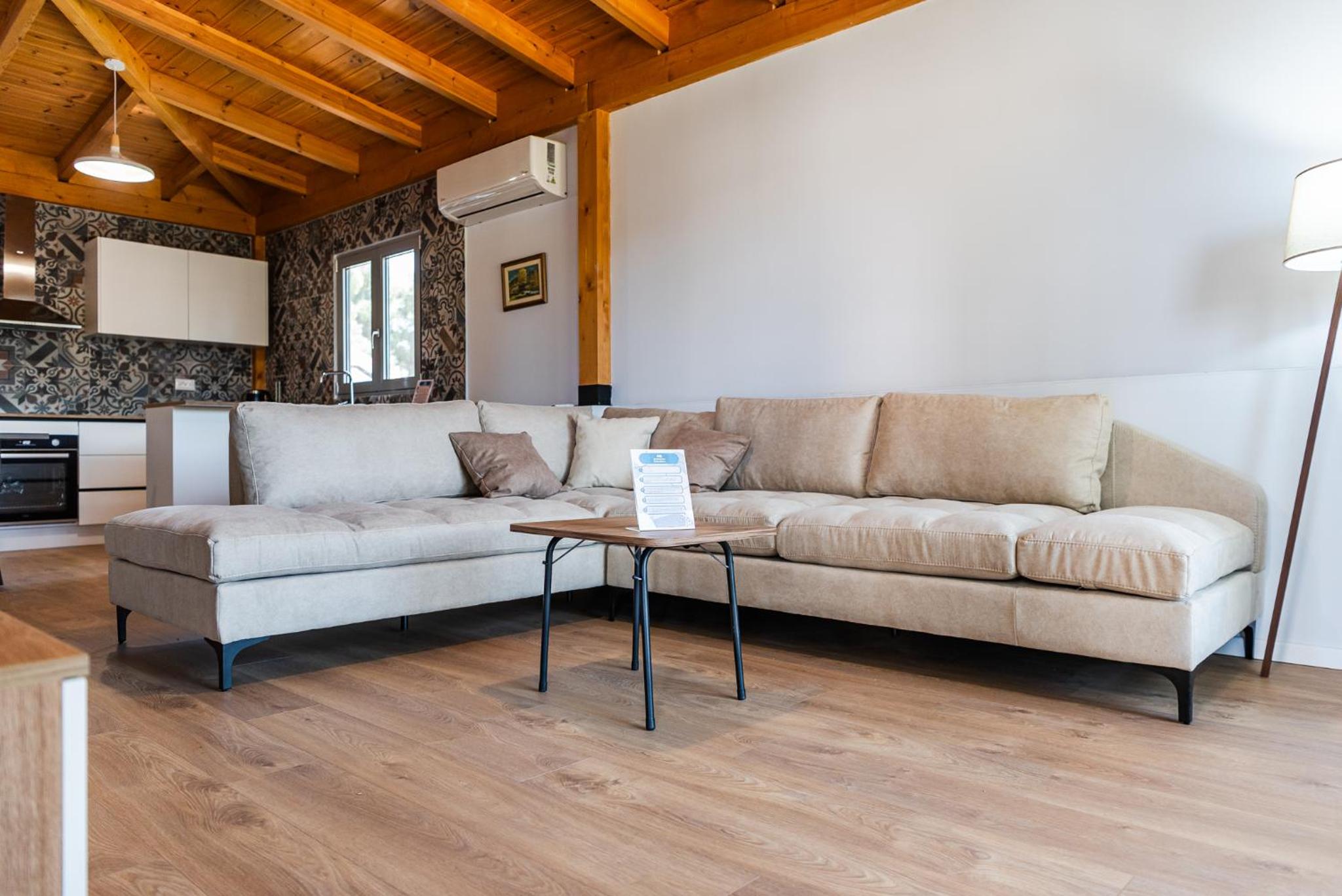 Beni's Villa Apartments by PS