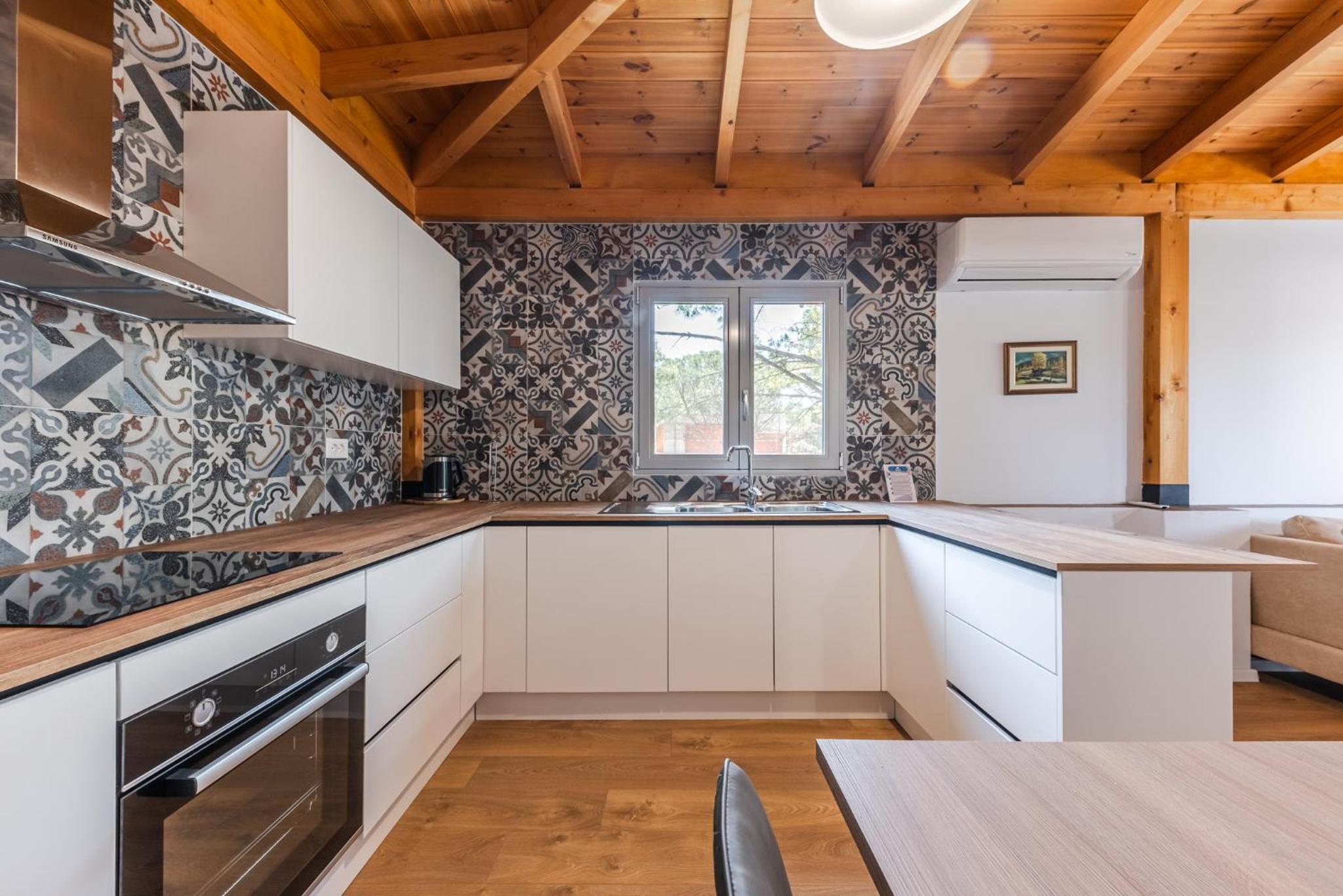 Beni's Villa Apartments by PS