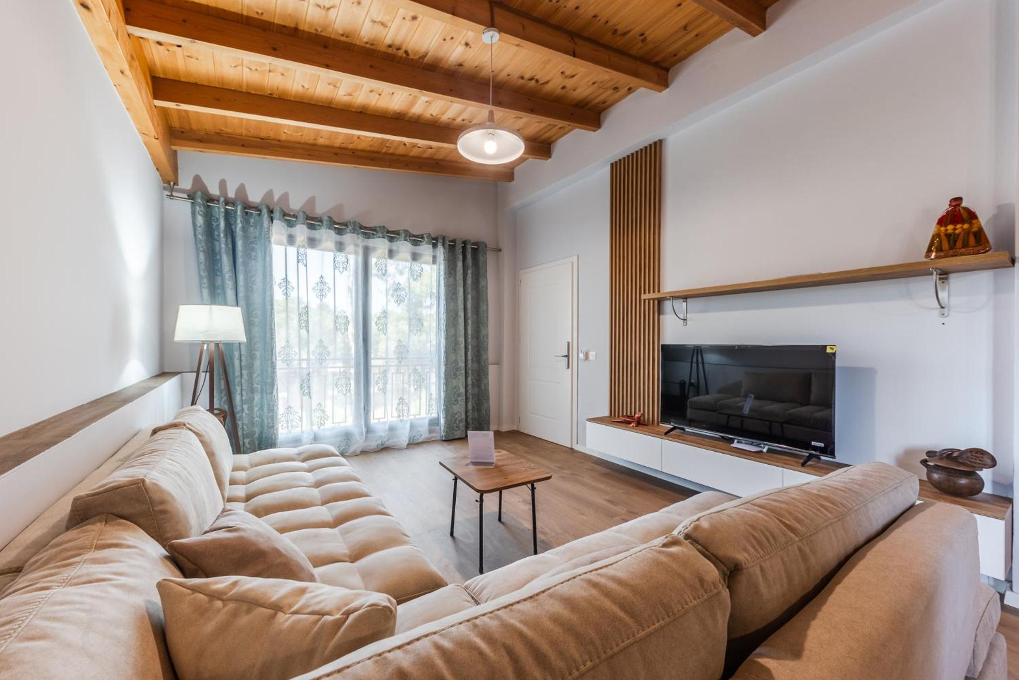 Beni's Villa Apartments by PS