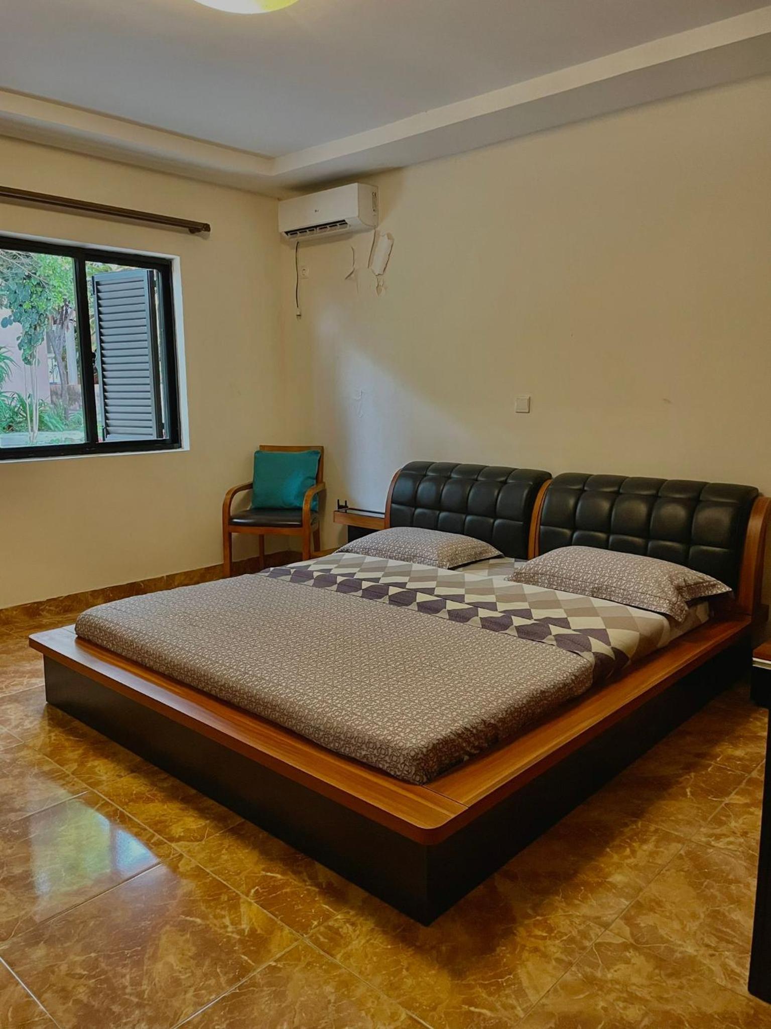 Mapunda House