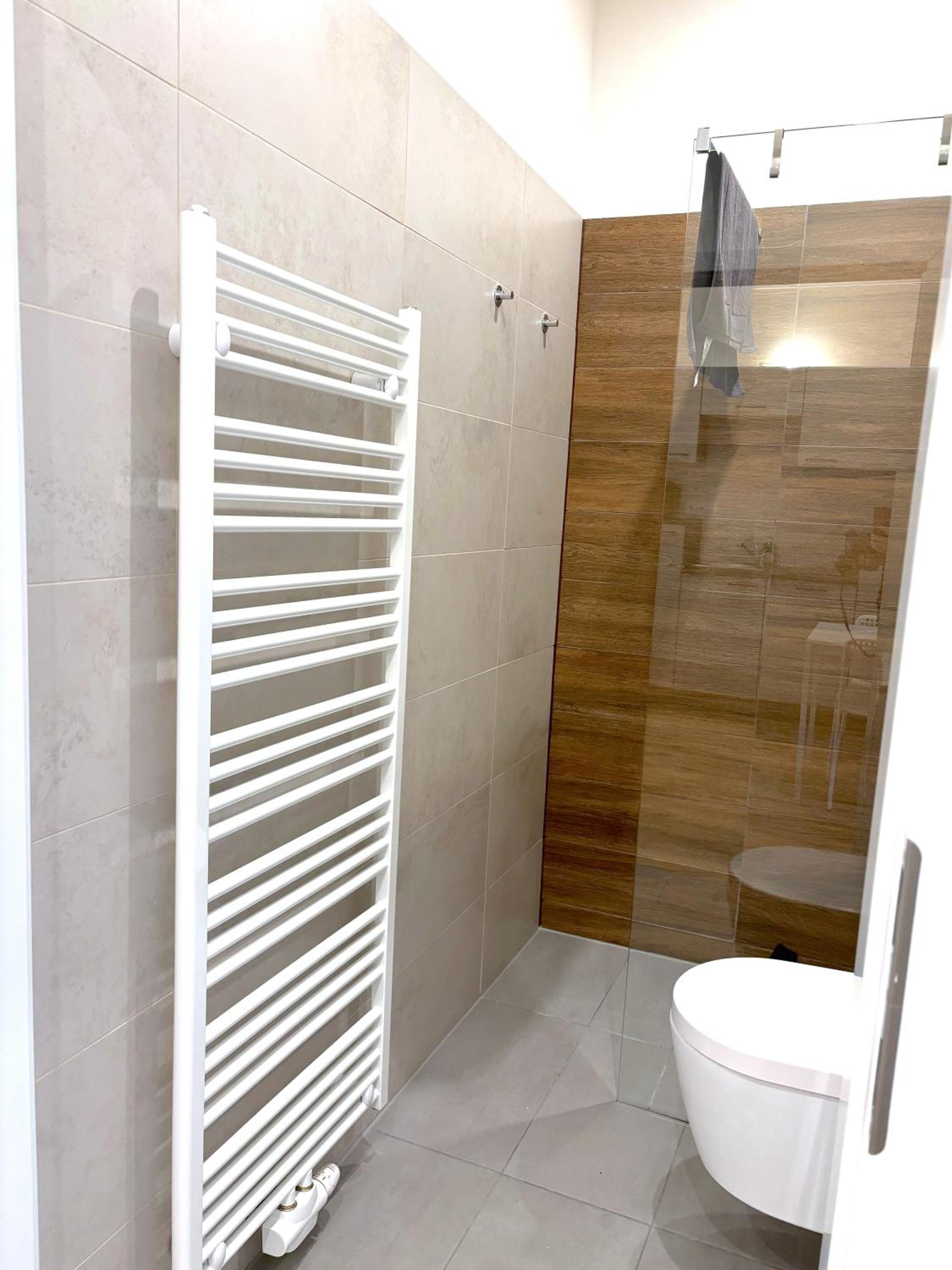 traumhafte Wohnung für 2, Walk In Dusche, extra Küche, Nespresso, zentral