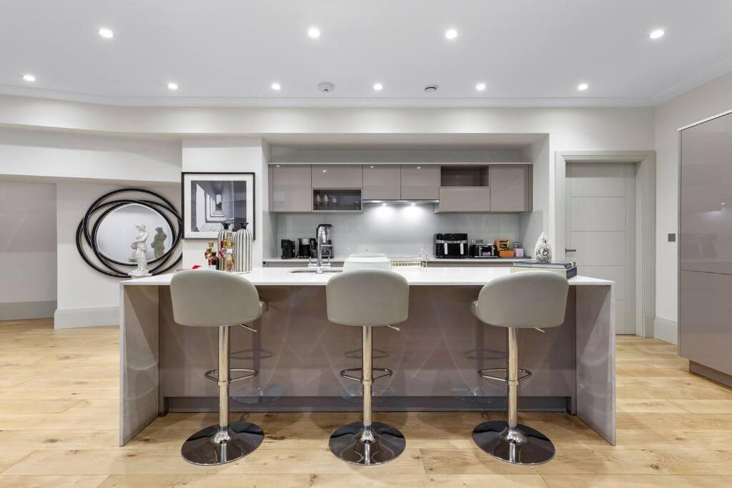 Park Lane Palace- Luxury Sleeps 10