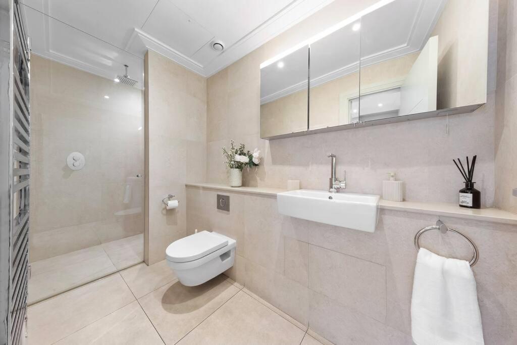 Park Lane Palace- Luxury Sleeps 10