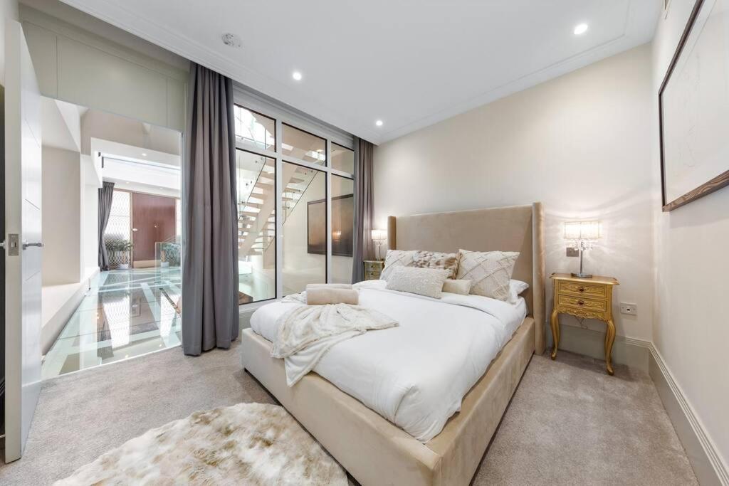 Park Lane Palace- Luxury Sleeps 10