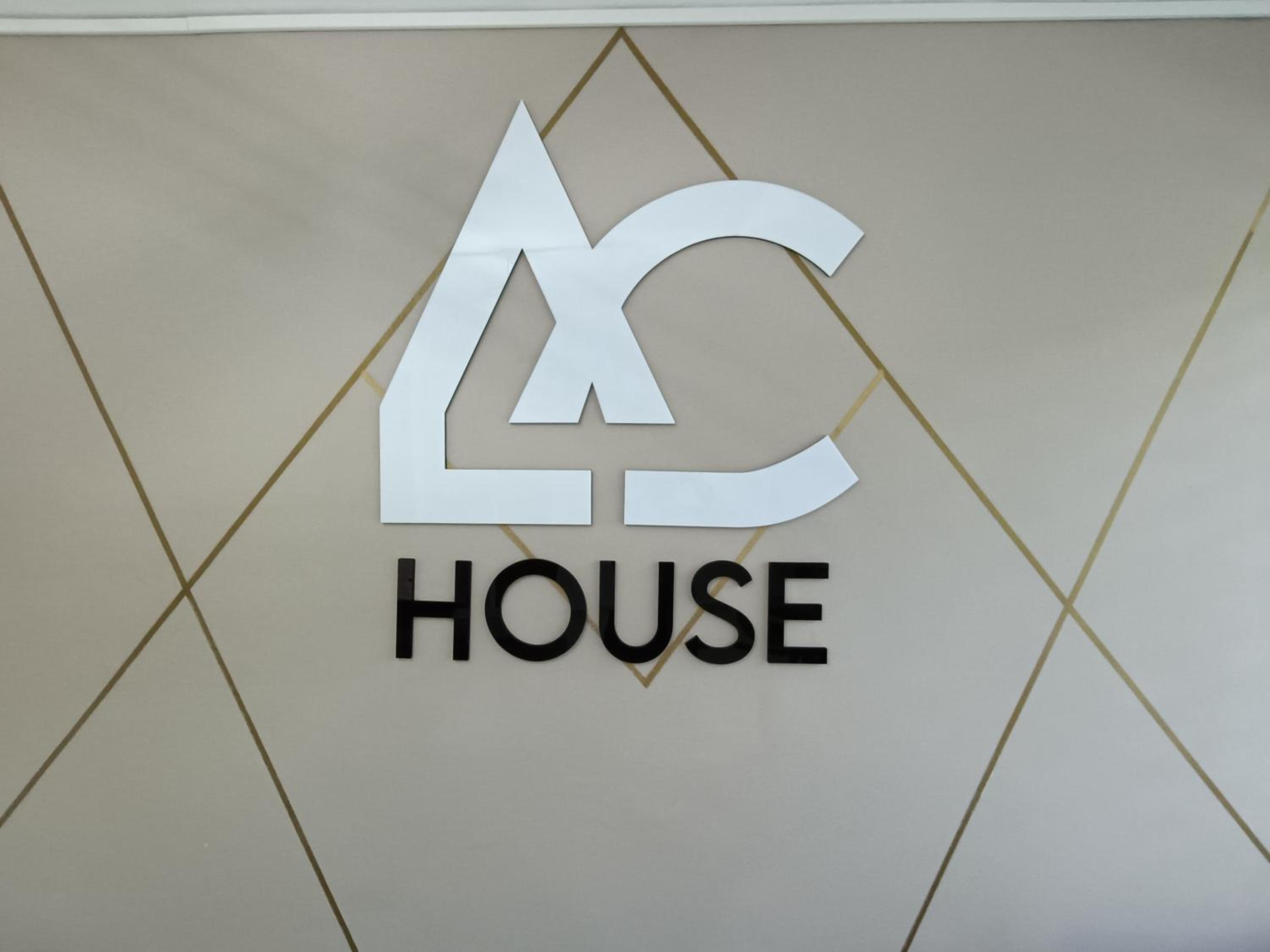 AC - House Laureles - Self Cheking