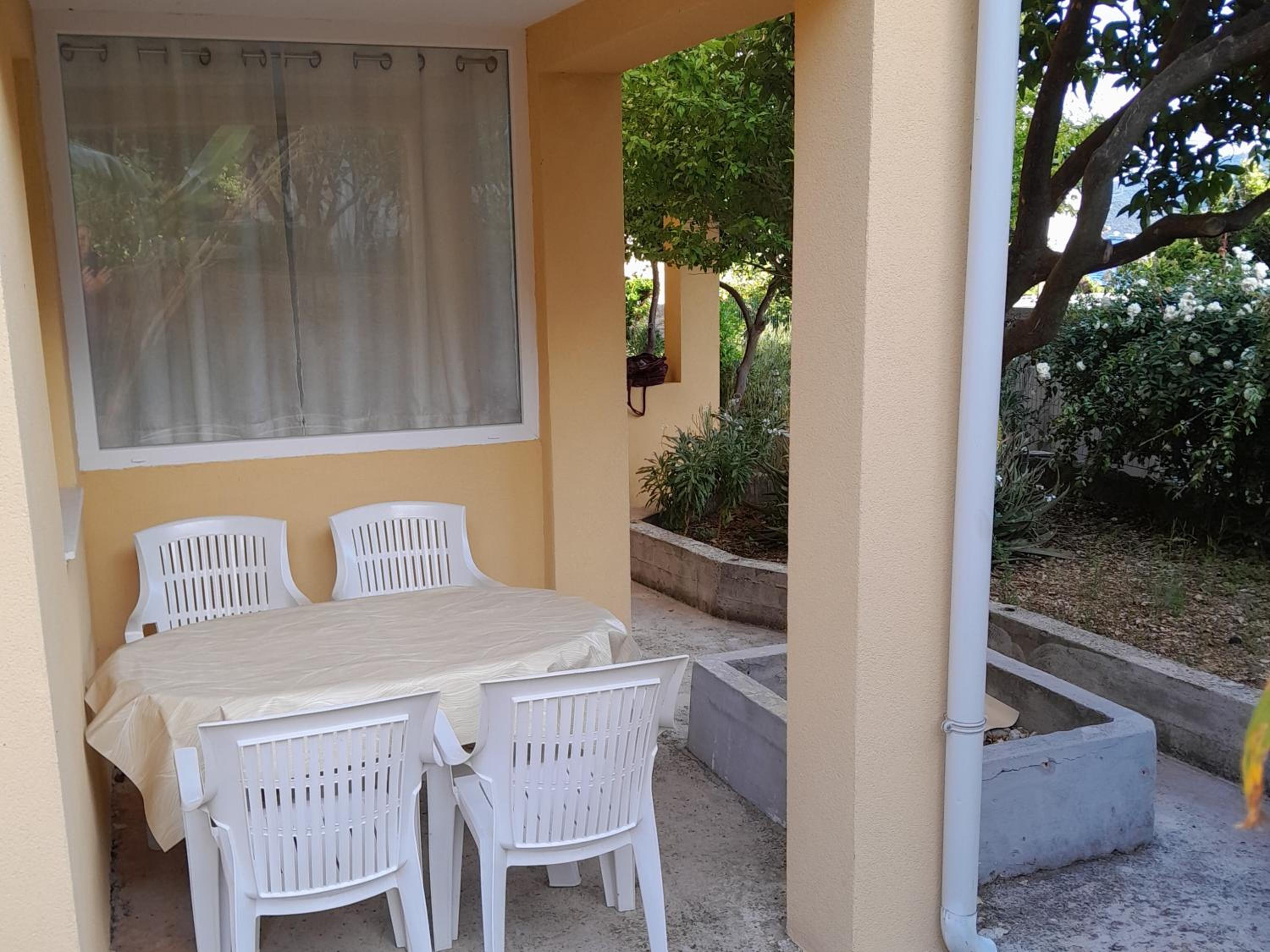Apartments Viganj