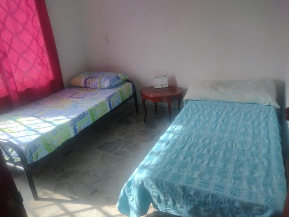Alberto-Habitación Amoblada cama doble