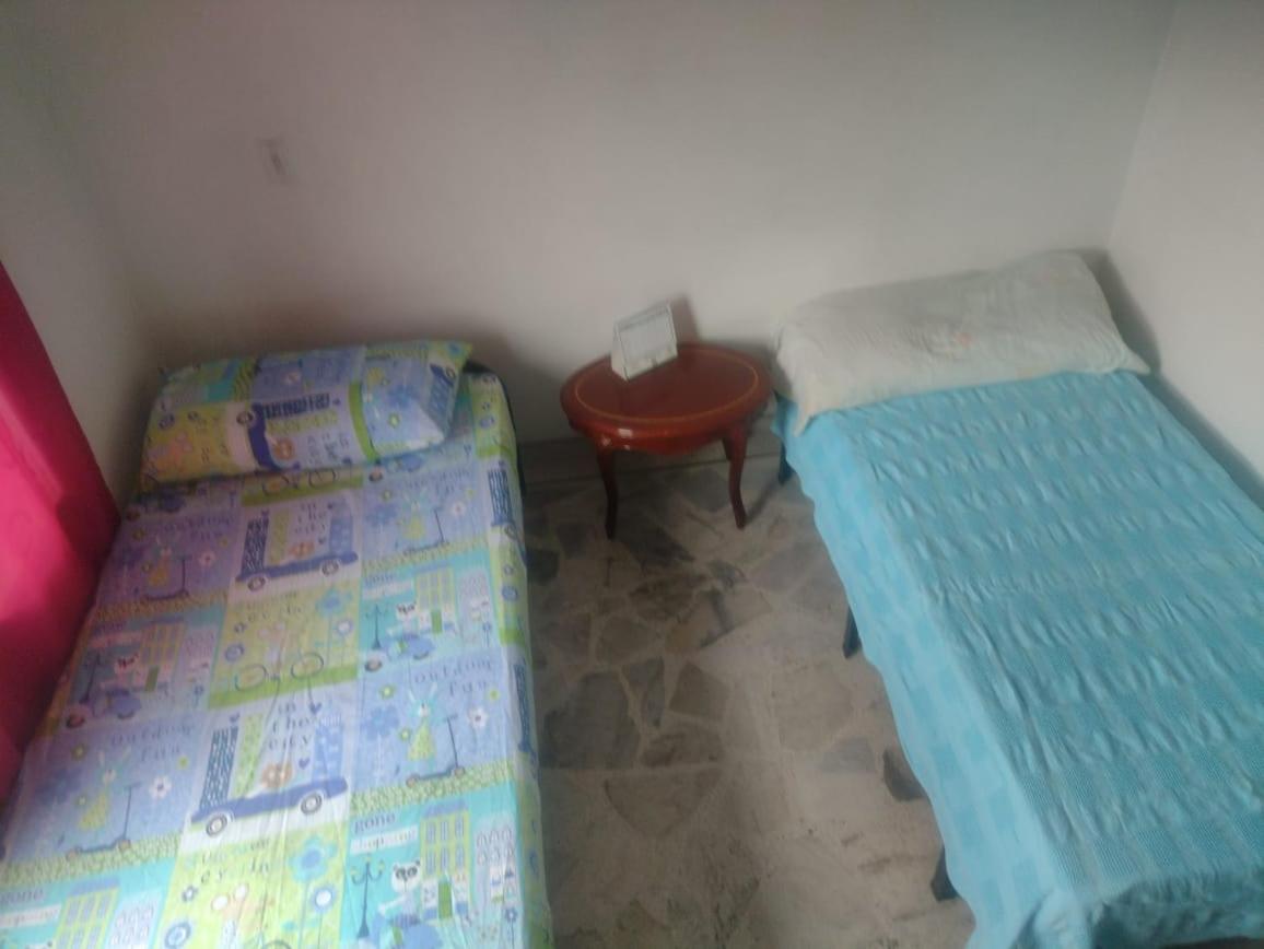 Alberto-Habitación Amoblada cama doble