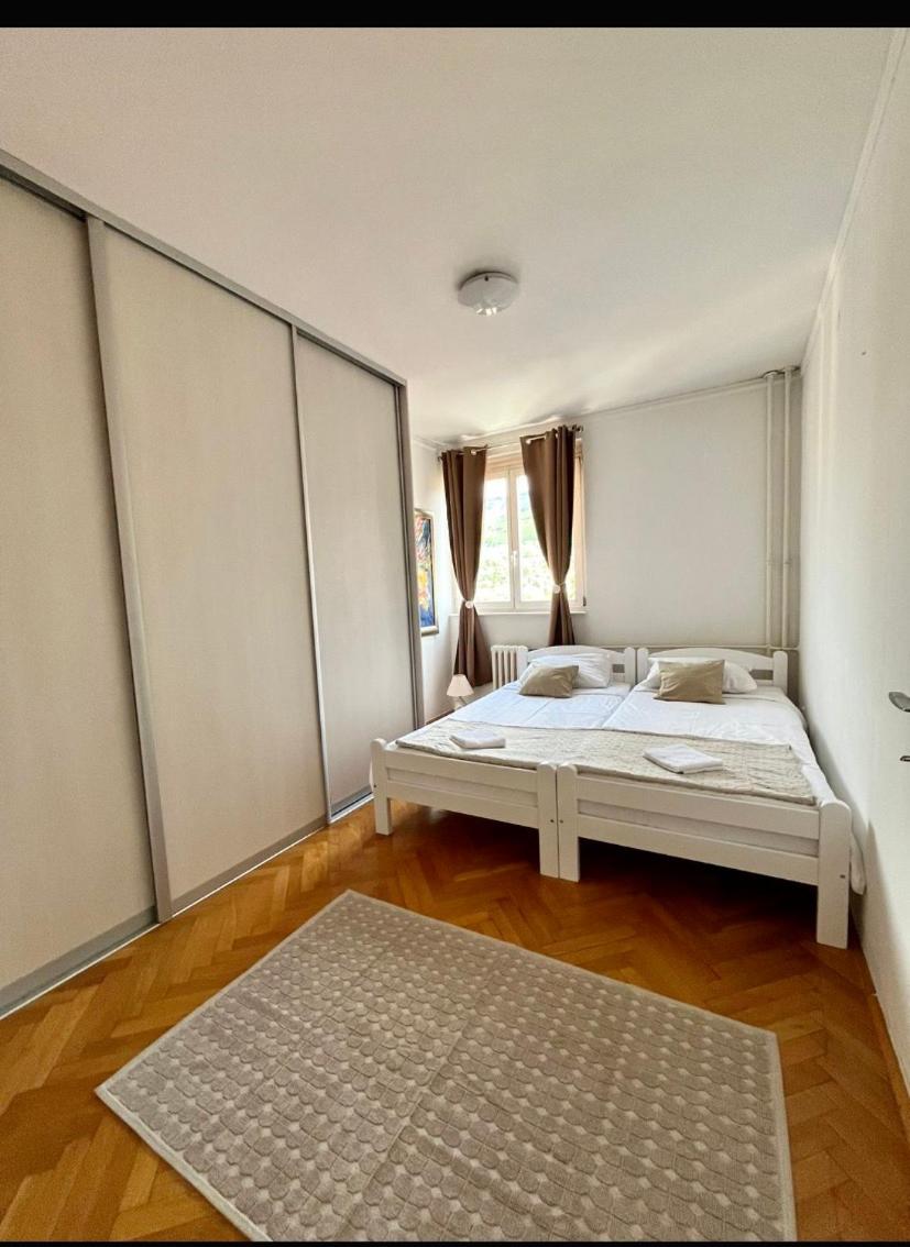 Apartments Dani Free Parking
