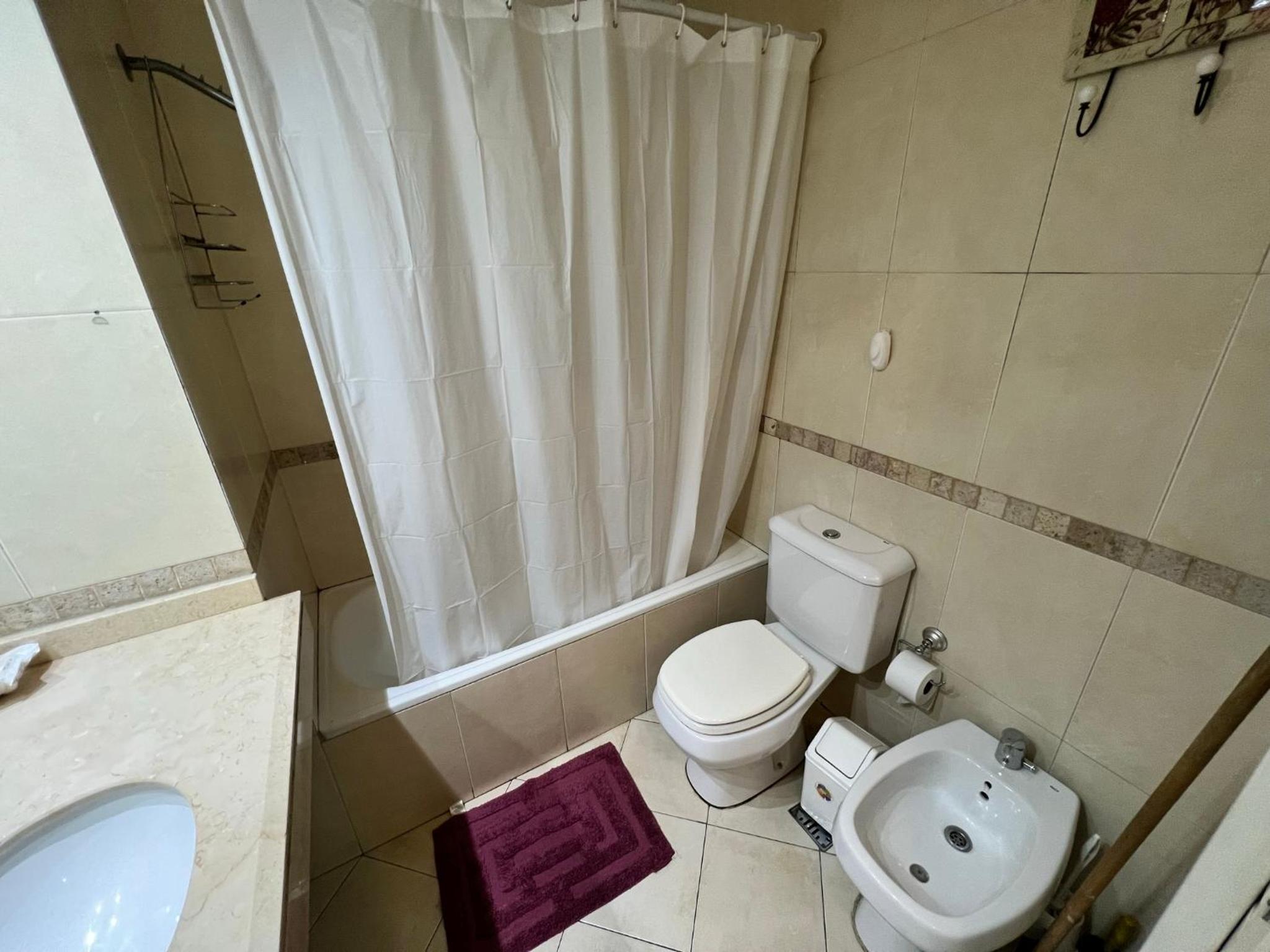 Departamento en Viamonte con balcón, cerca de Av Córdoba y Corrientes