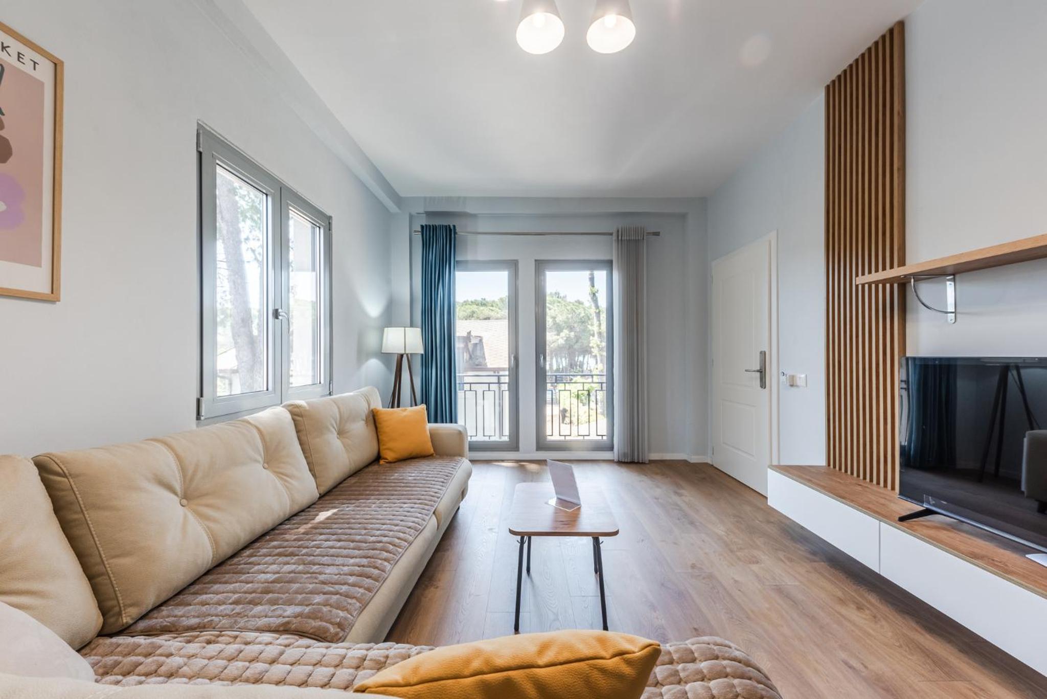 Beni's Villa Apartments by PS