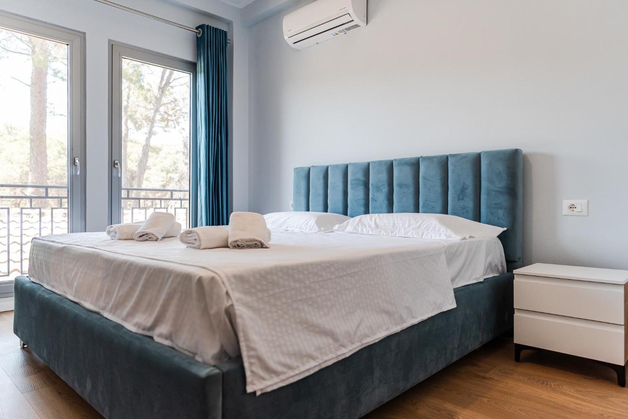 Beni's Villa Apartments by PS