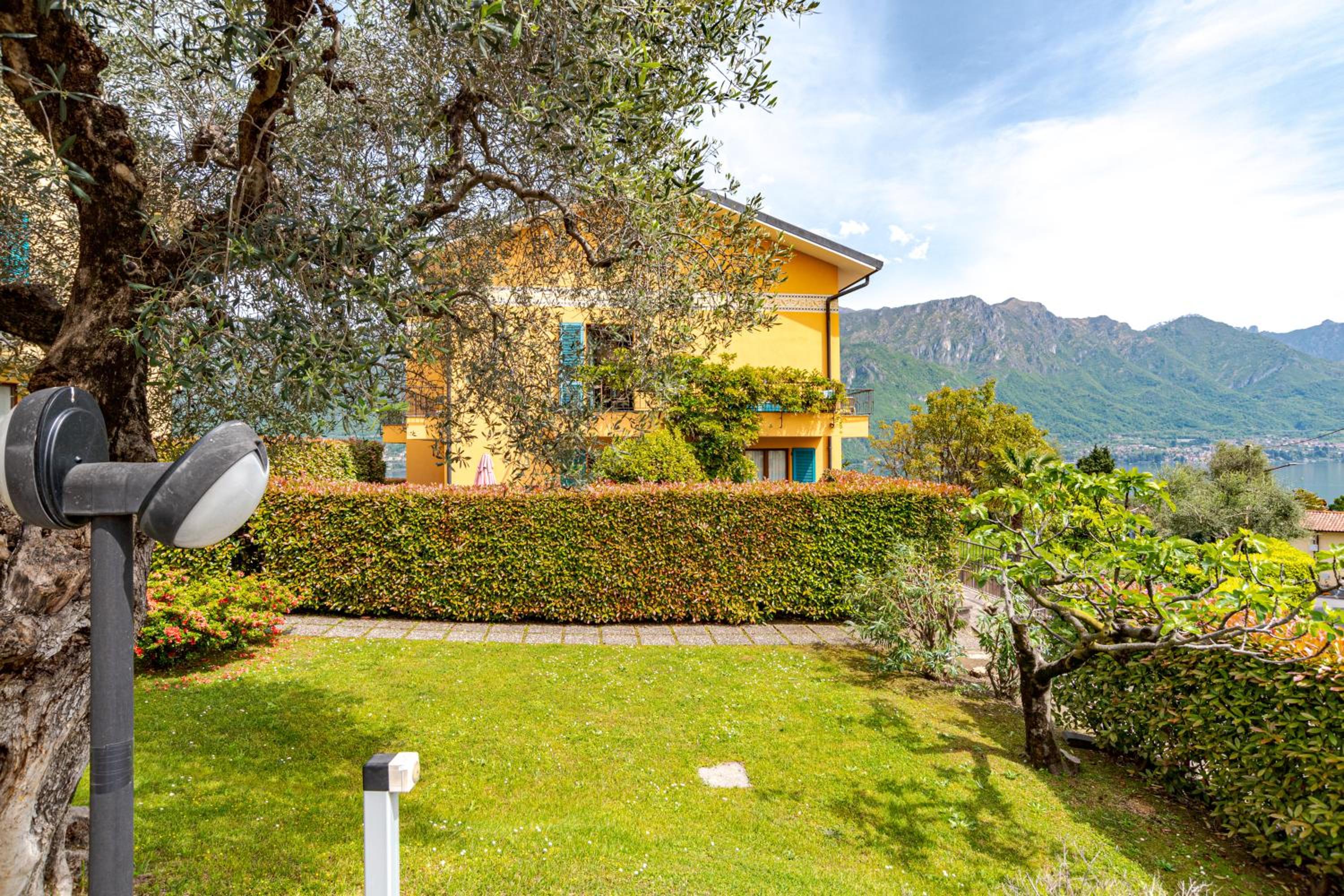 Pearl Of The Lake apartment, Bellagio, breathtaking views and good vibes view 4