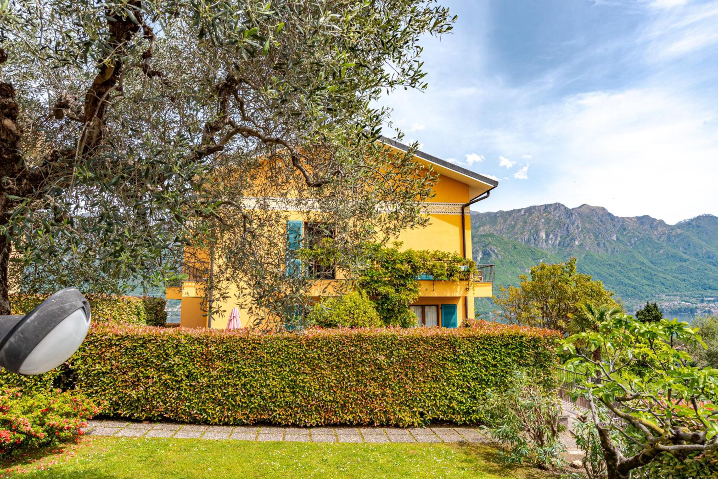Pearl Of The Lake apartment, Bellagio, breathtaking views and good vibes view 5