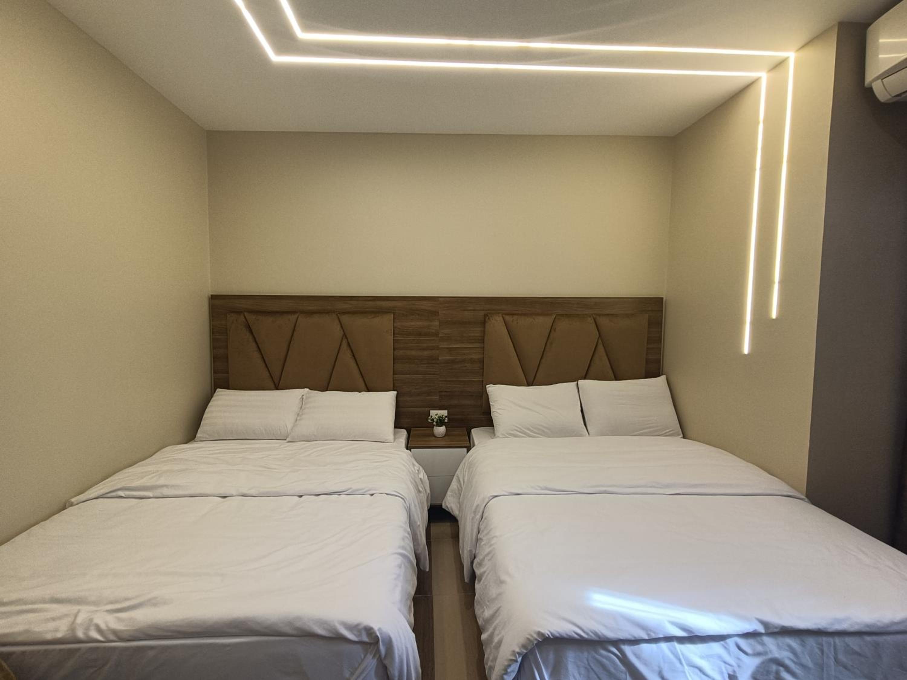 Discover pyramids inn