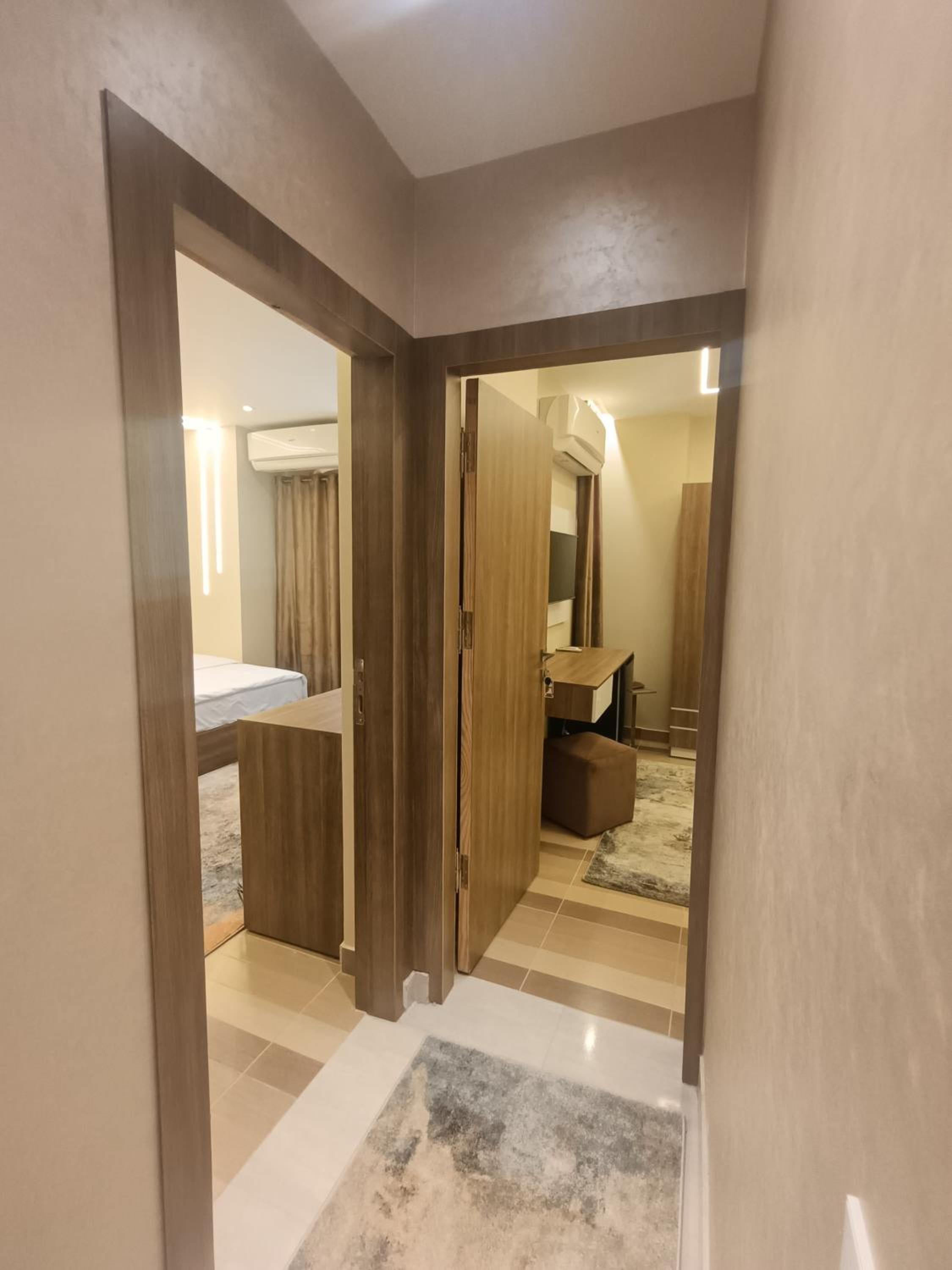 Discover pyramids inn