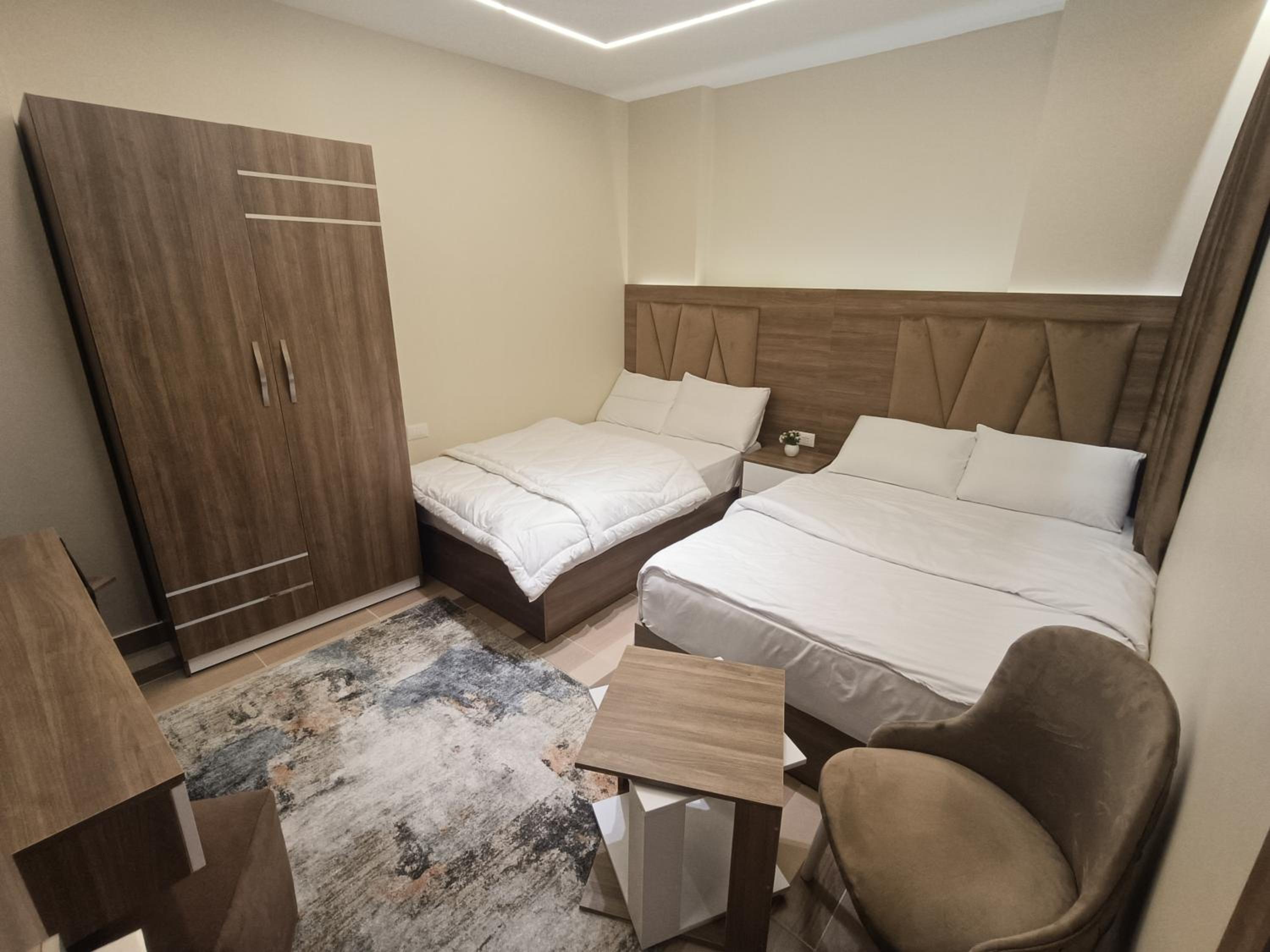 Discover pyramids inn