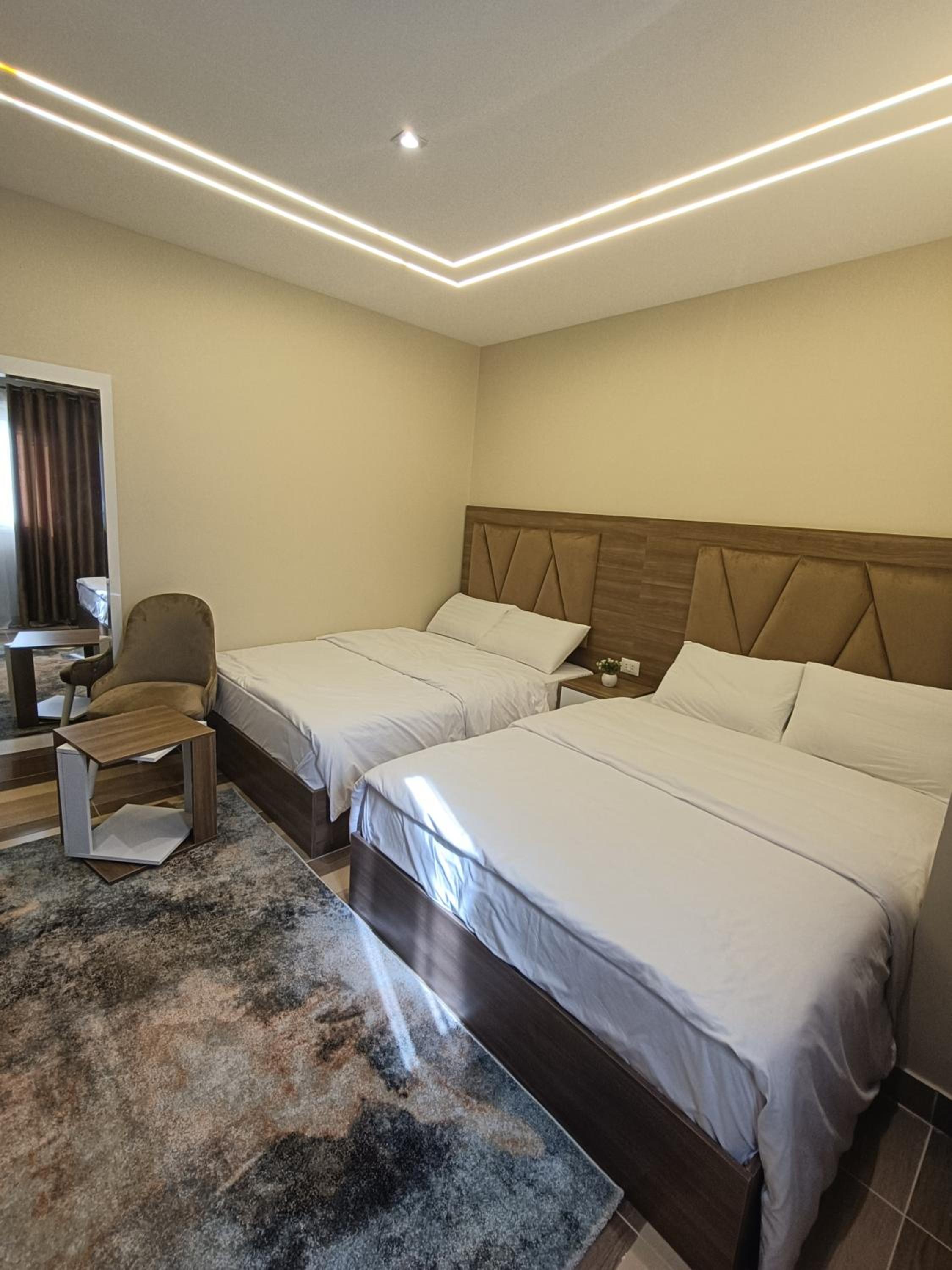Discover pyramids inn