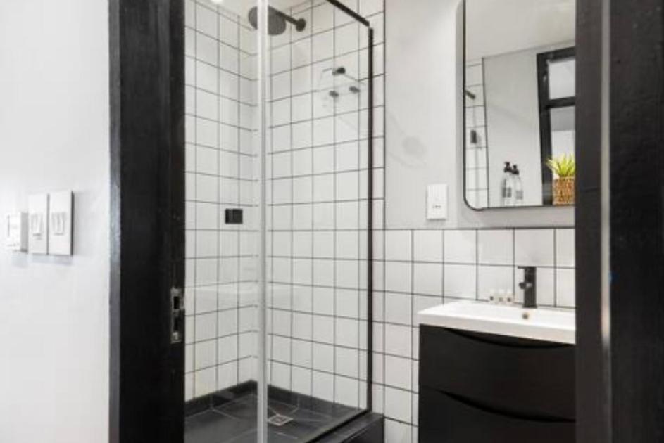 DELUXE STUDIO City charm Loadshedding Free