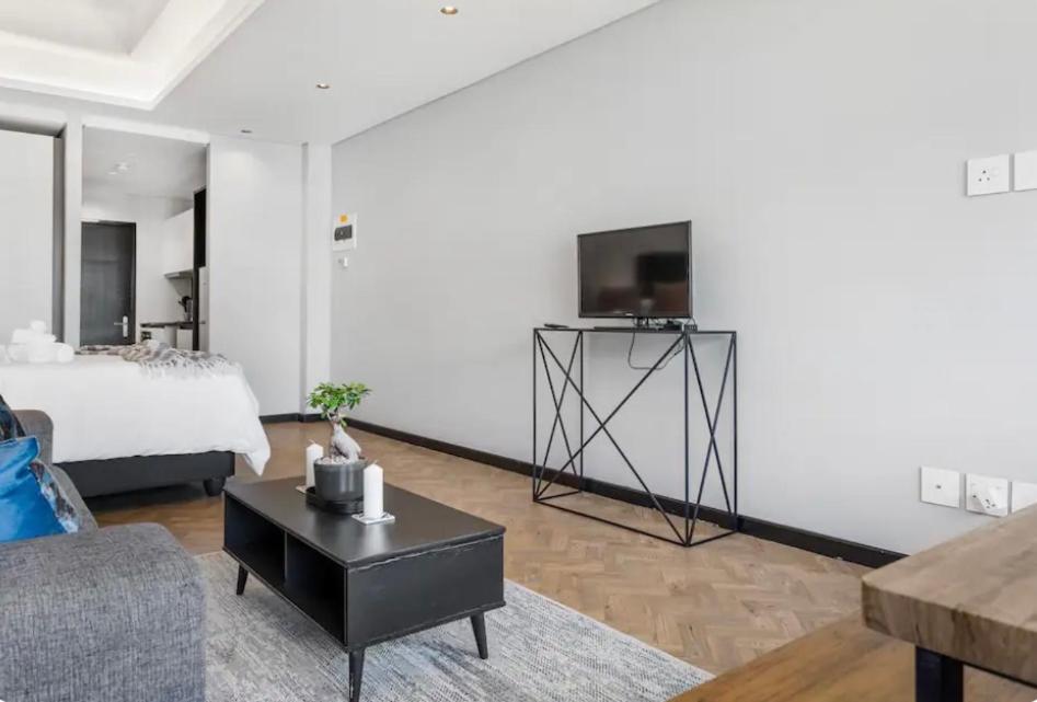 DELUXE STUDIO City charm Loadshedding Free
