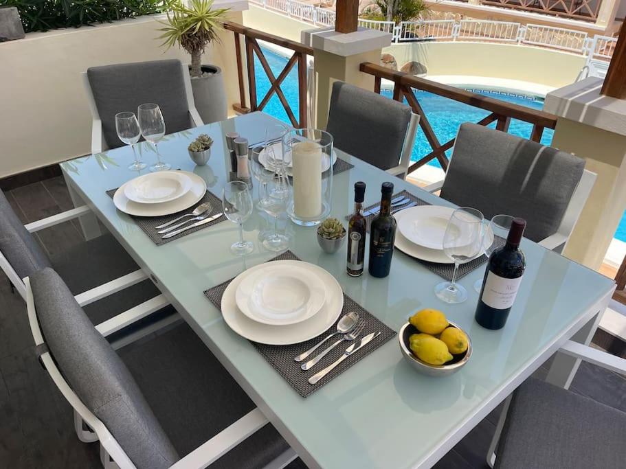 Luxury, Boutique Two-Bedroom Modern Townhouse with Golf Views