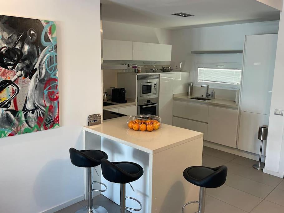 Luxury, Boutique Two-Bedroom Modern Townhouse with Golf Views