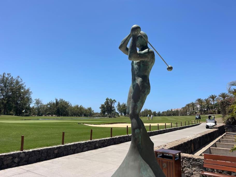 Luxury, Boutique Two-Bedroom Modern Townhouse with Golf Views