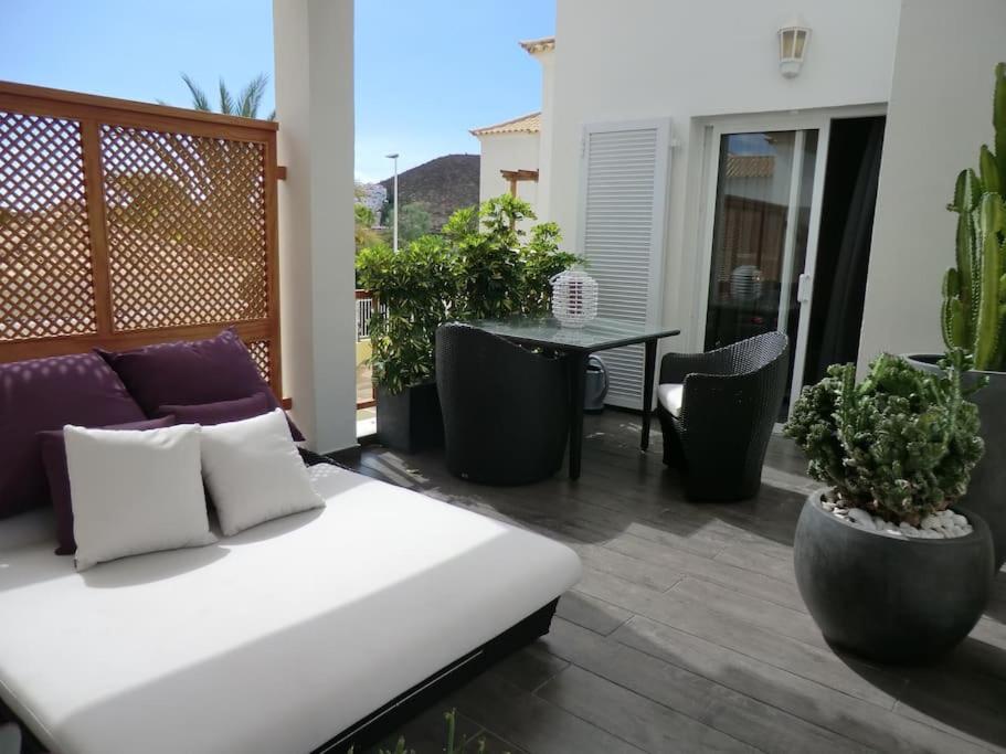 Luxury, Boutique Two-Bedroom Modern Townhouse with Golf Views