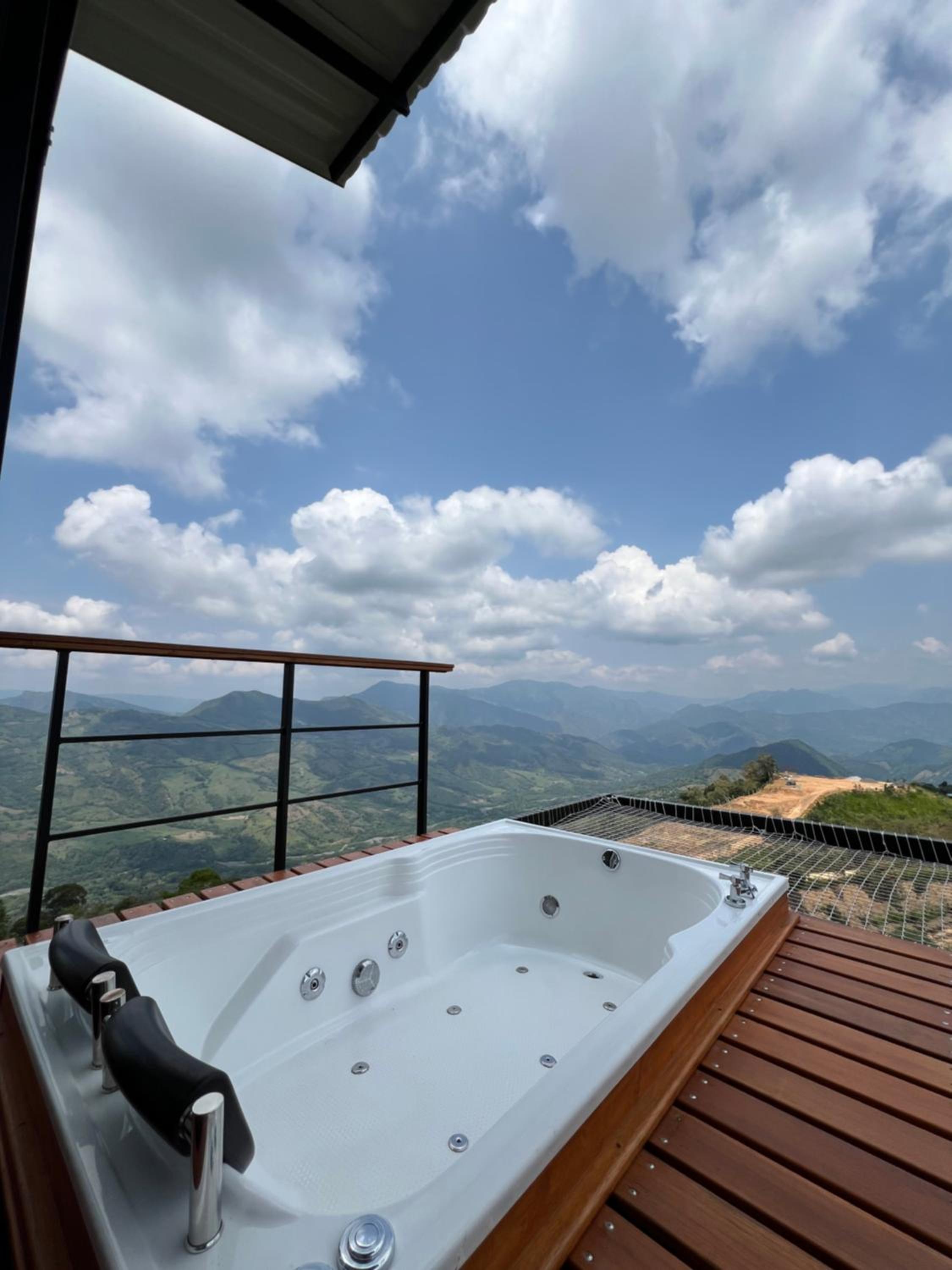Glamping mirador del GUALIVA-quebradanegra-cundinamarca