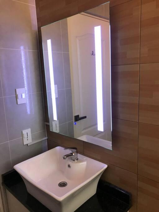 New, Modern & Comfortable Apartment