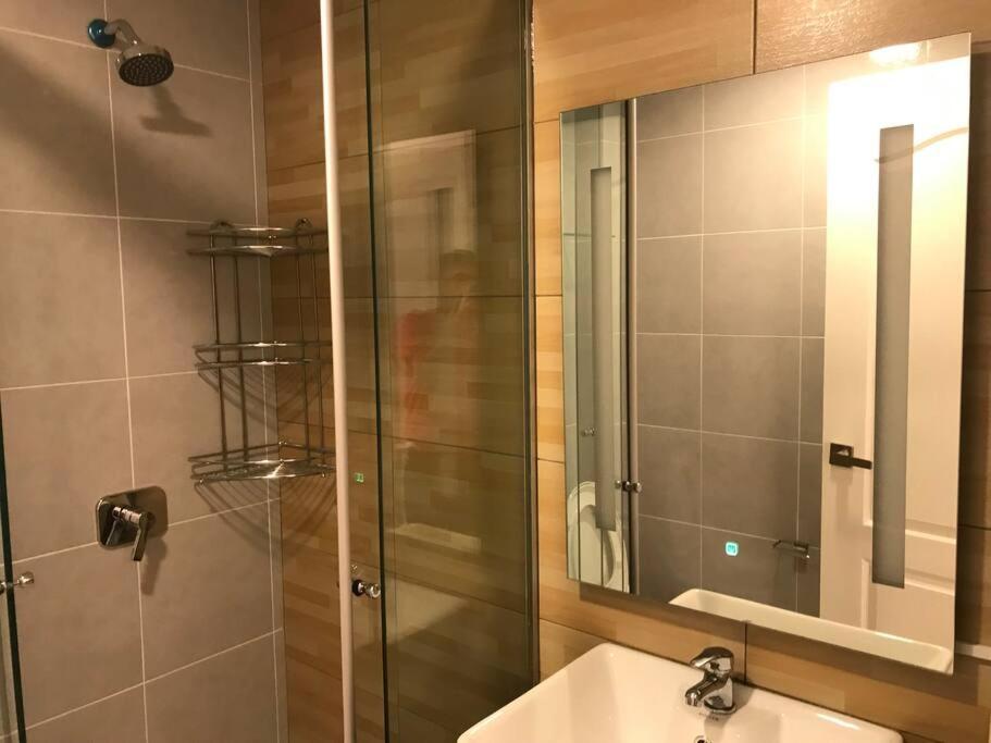 New, Modern & Comfortable Apartment