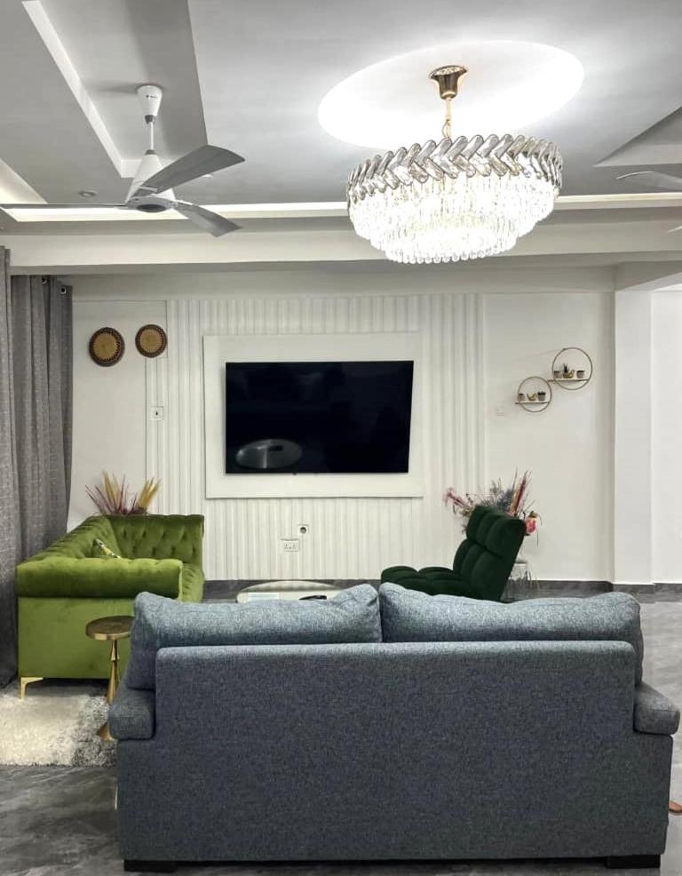 Luxury Apartment with Pool, McCarthy hill view 2
