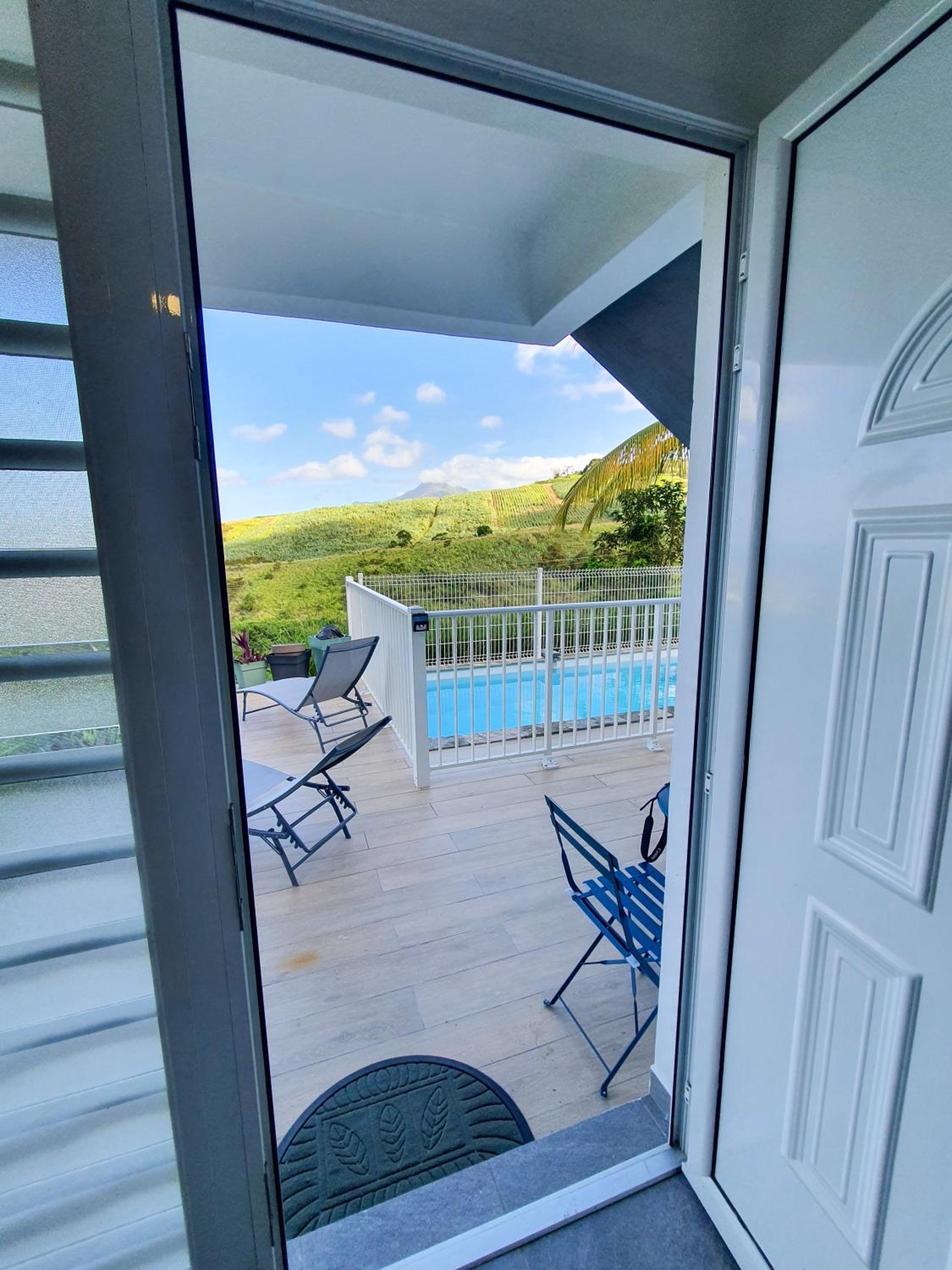 Studio Chez Anna - vue mer et piscine