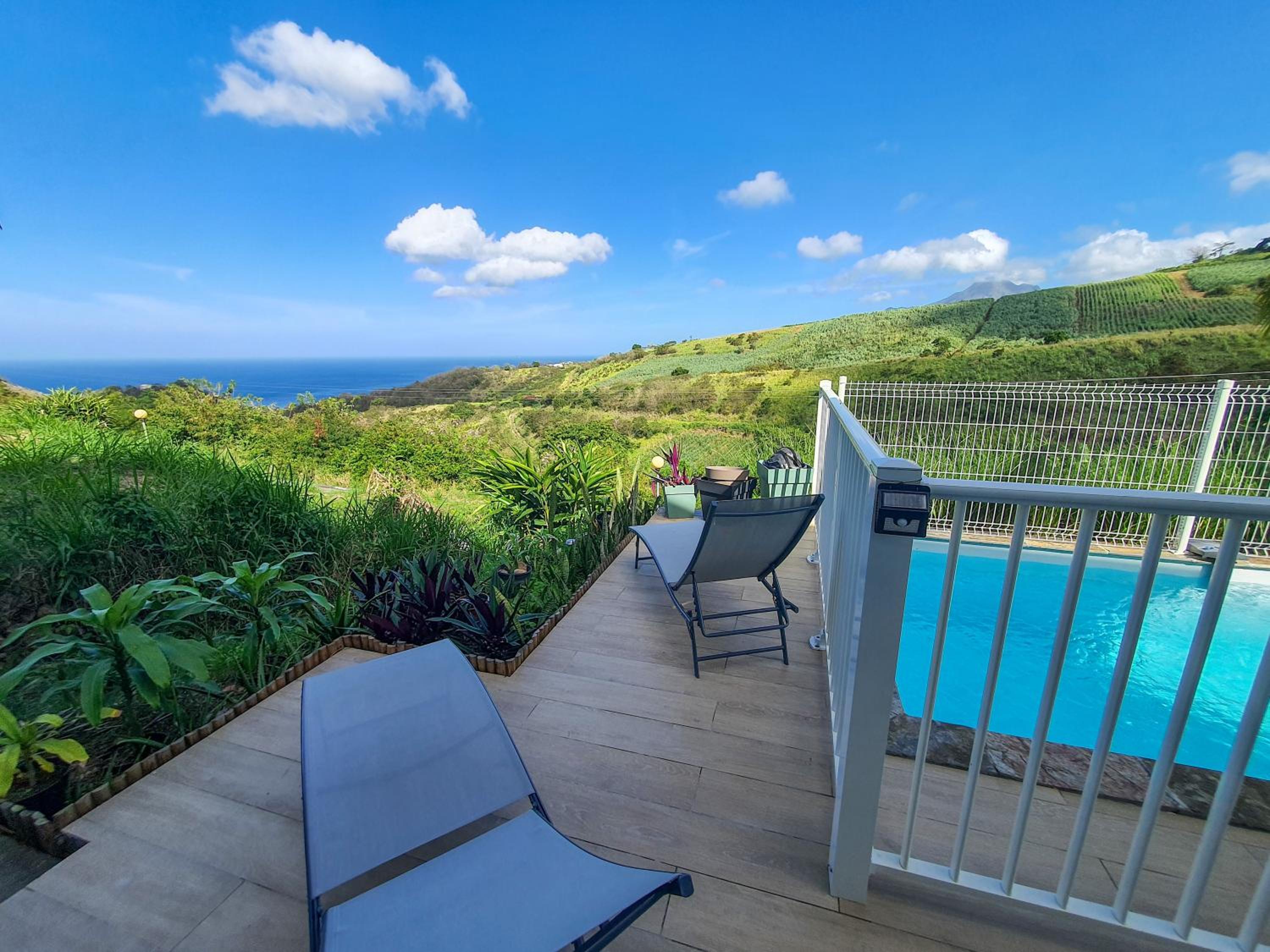 Studio Chez Anna - vue mer et piscine