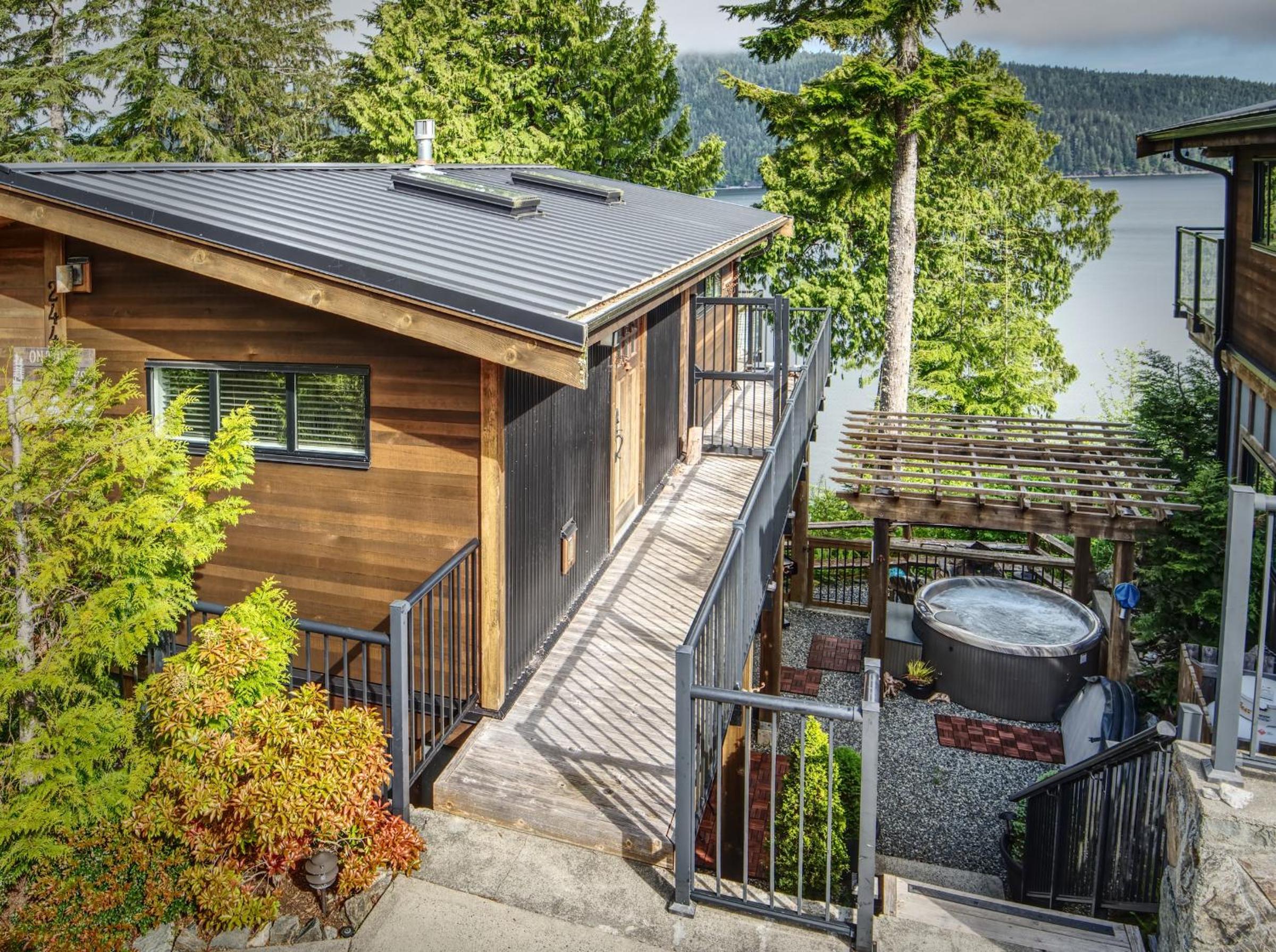 Handsome Dan's Vacation Cottage Rentals