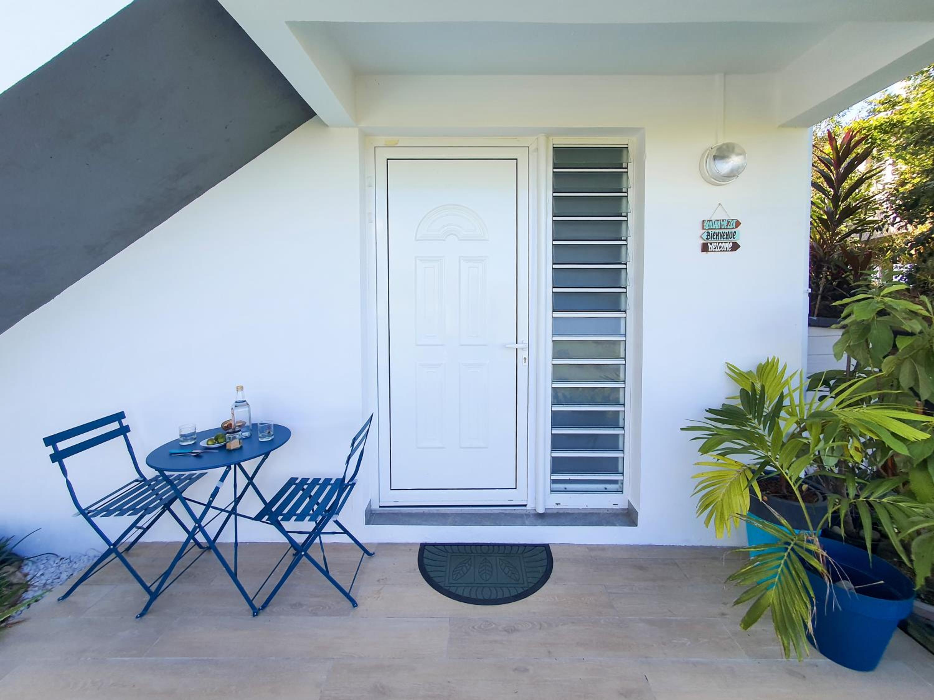 Studio Chez Anna - vue mer et piscine